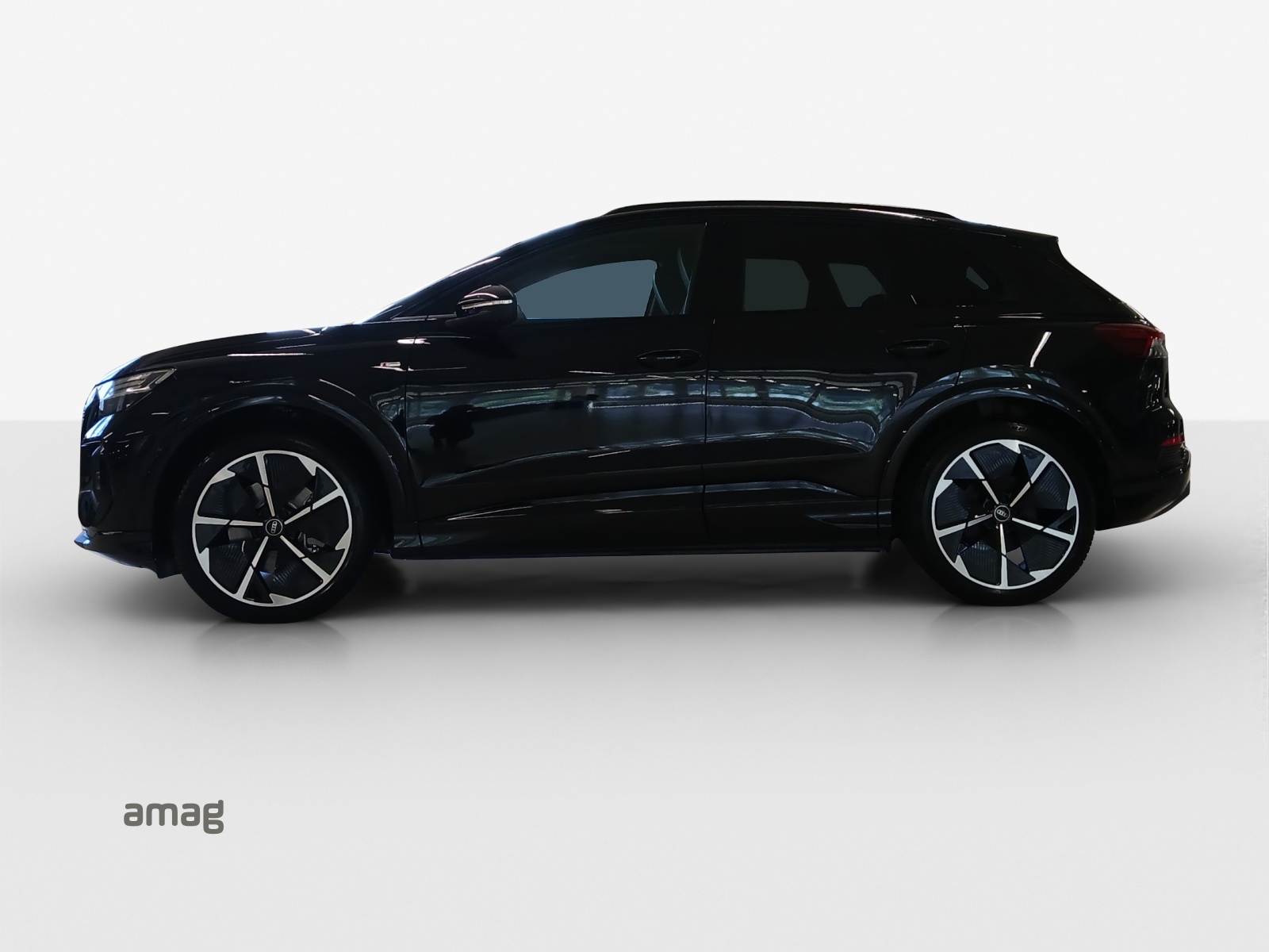 AUDI Q4 e-tron 45 Attraction quattro-showroom-element-1