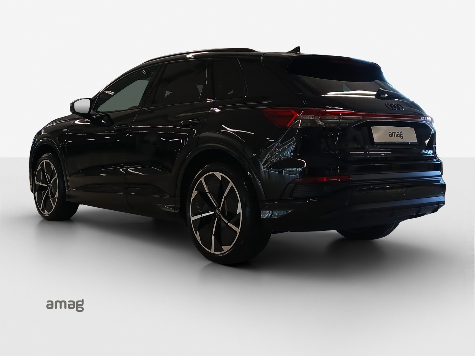 AUDI Q4 e-tron 45 Attraction quattro-showroom-element-2
