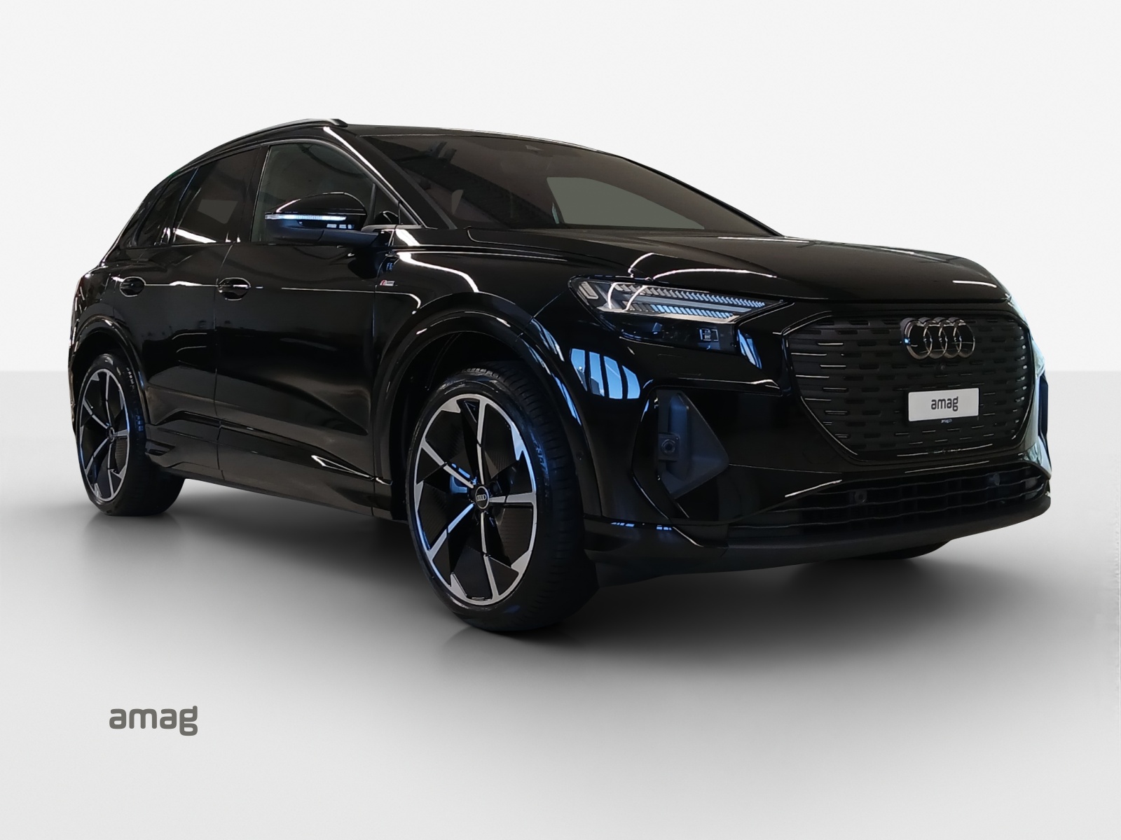 AUDI Q4 e-tron 45 Attraction quattro-image-5