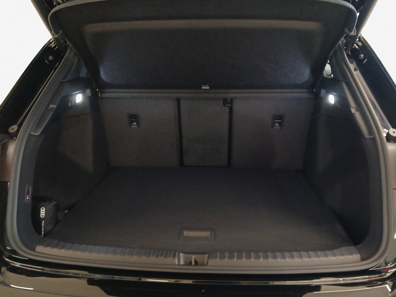 AUDI Q4 e-tron 45 Attraction quattro-image-12
