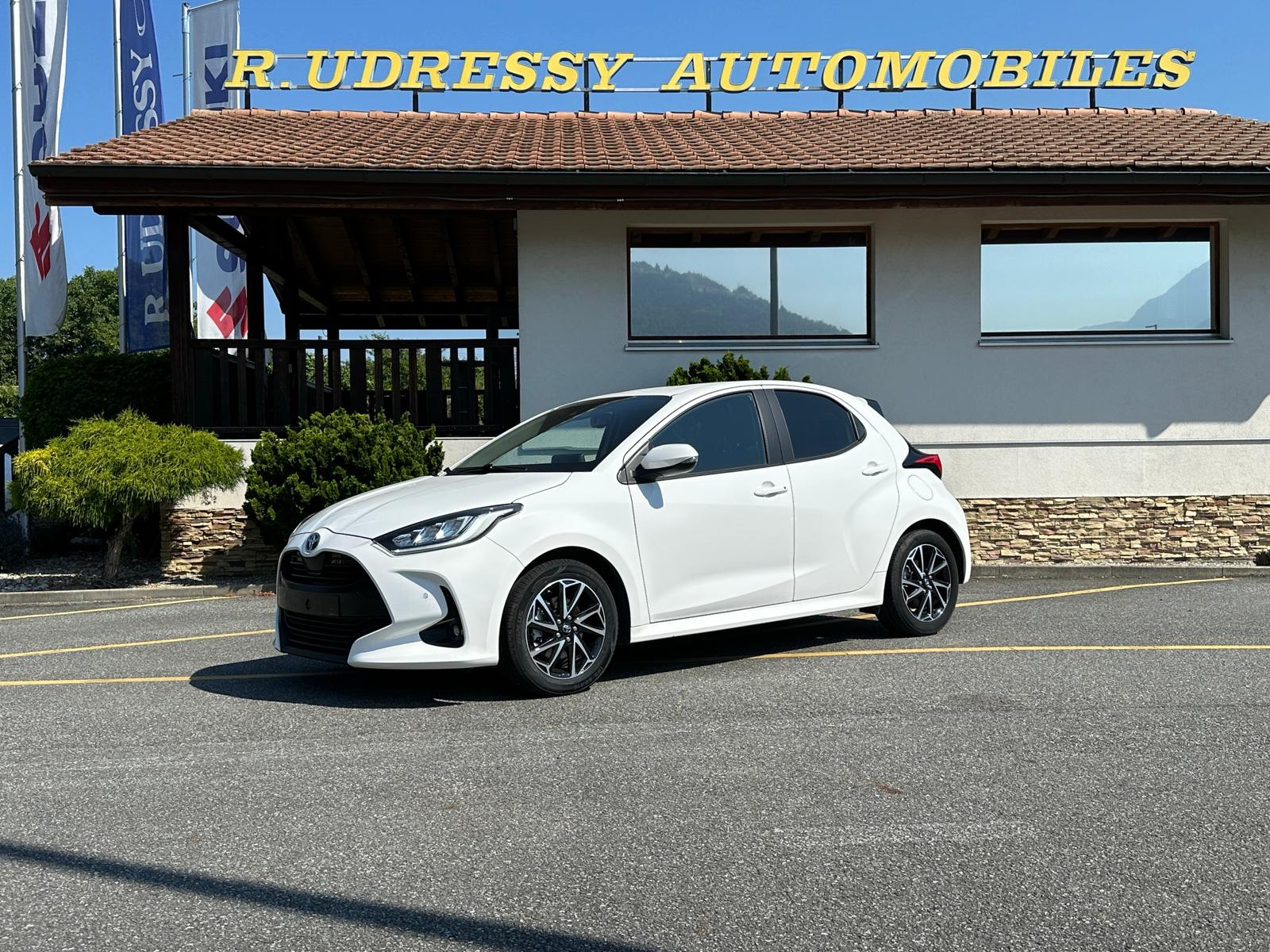 TOYOTA Yaris 1.5 Comfort e-CVT