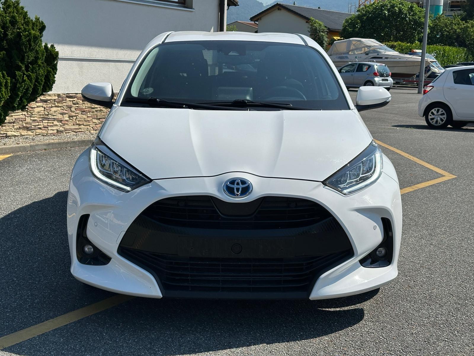 TOYOTA Yaris 1.5 Comfort e-CVT-image-6