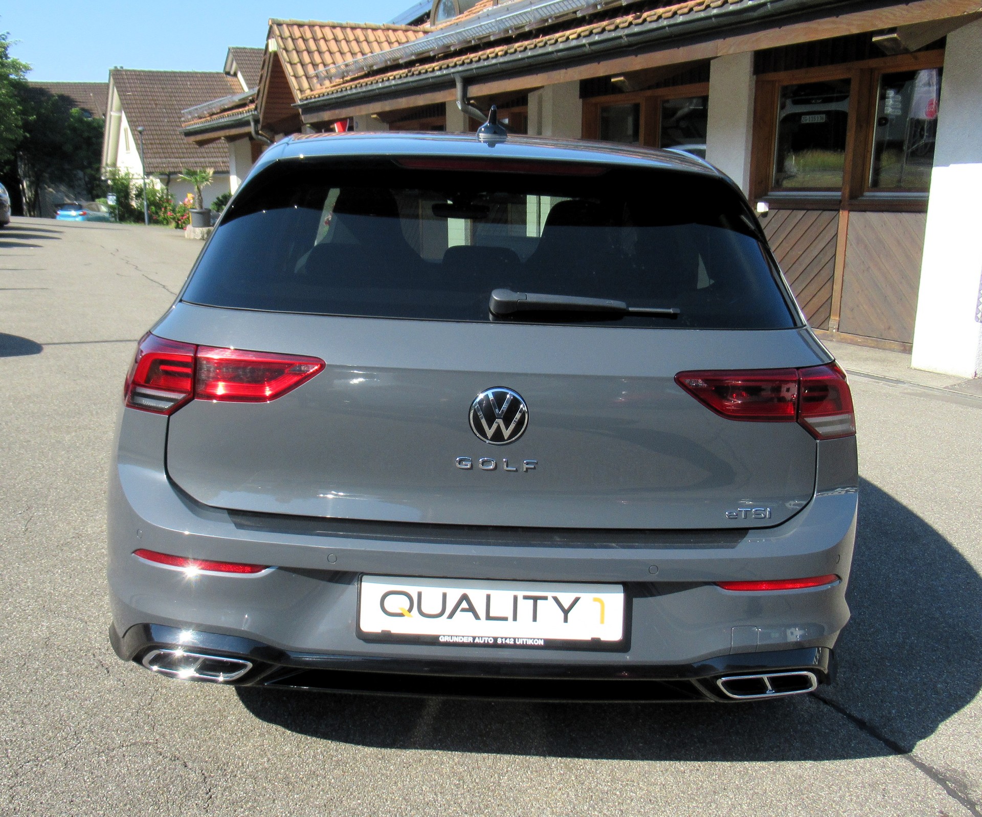 VW Golf 1.5 eTSI mHEV ACT R-Line DSG-showroom-element-2