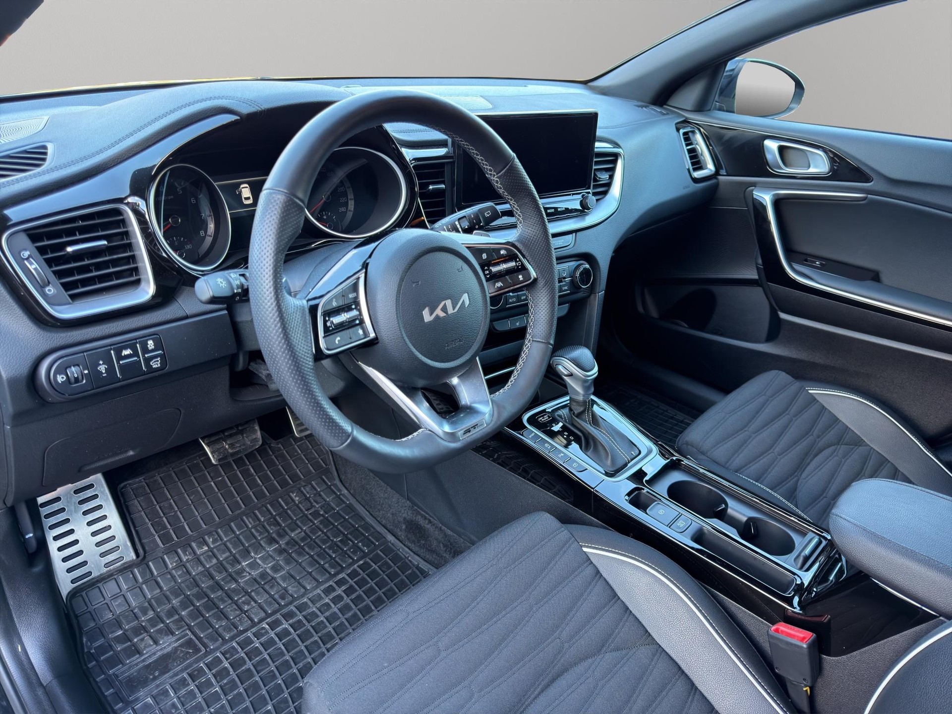 KIA ProCeed 1.5 T-GDi GT-Line-showroom-element-3
