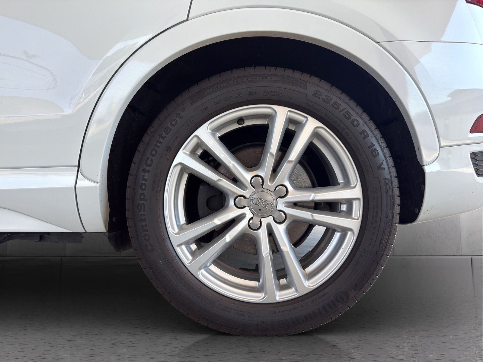 AUDI Q3 2.0 TDI sport quattro S-tronic-image-18