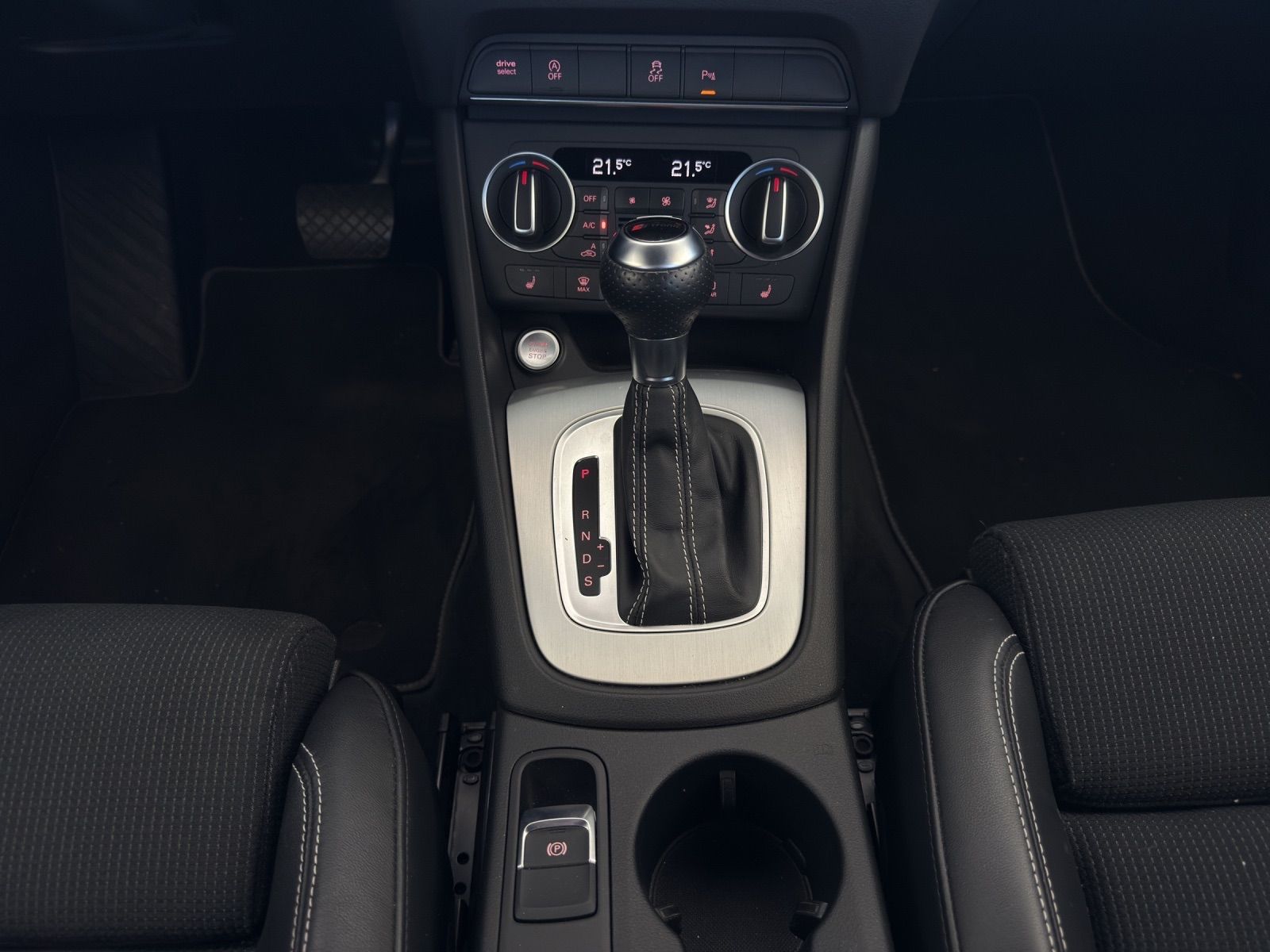 AUDI Q3 2.0 TDI sport quattro S-tronic-image-13