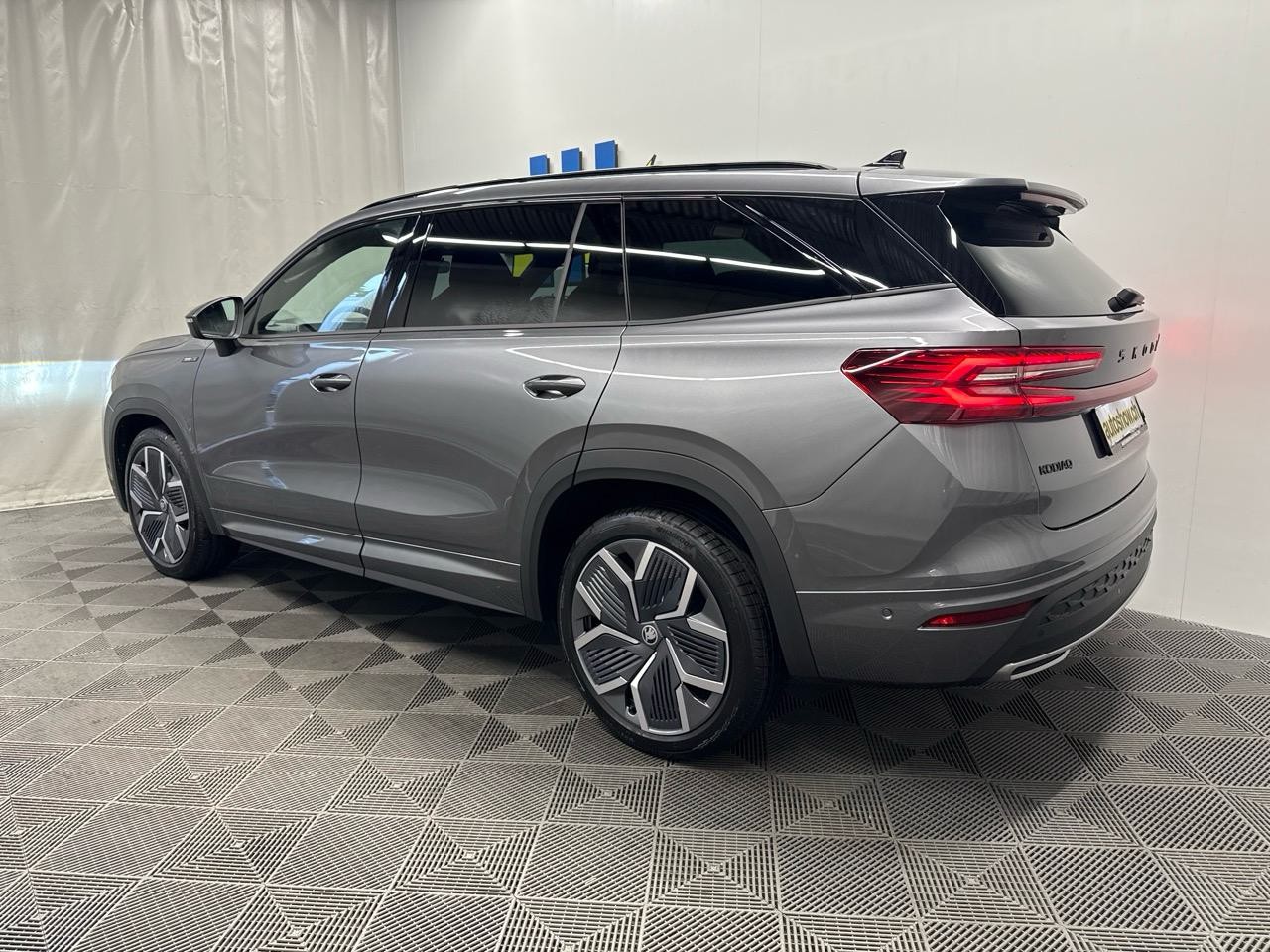 SKODA Kodiaq 1.5 TSI mHEV Sportline 7-Sitze-showroom-element-1