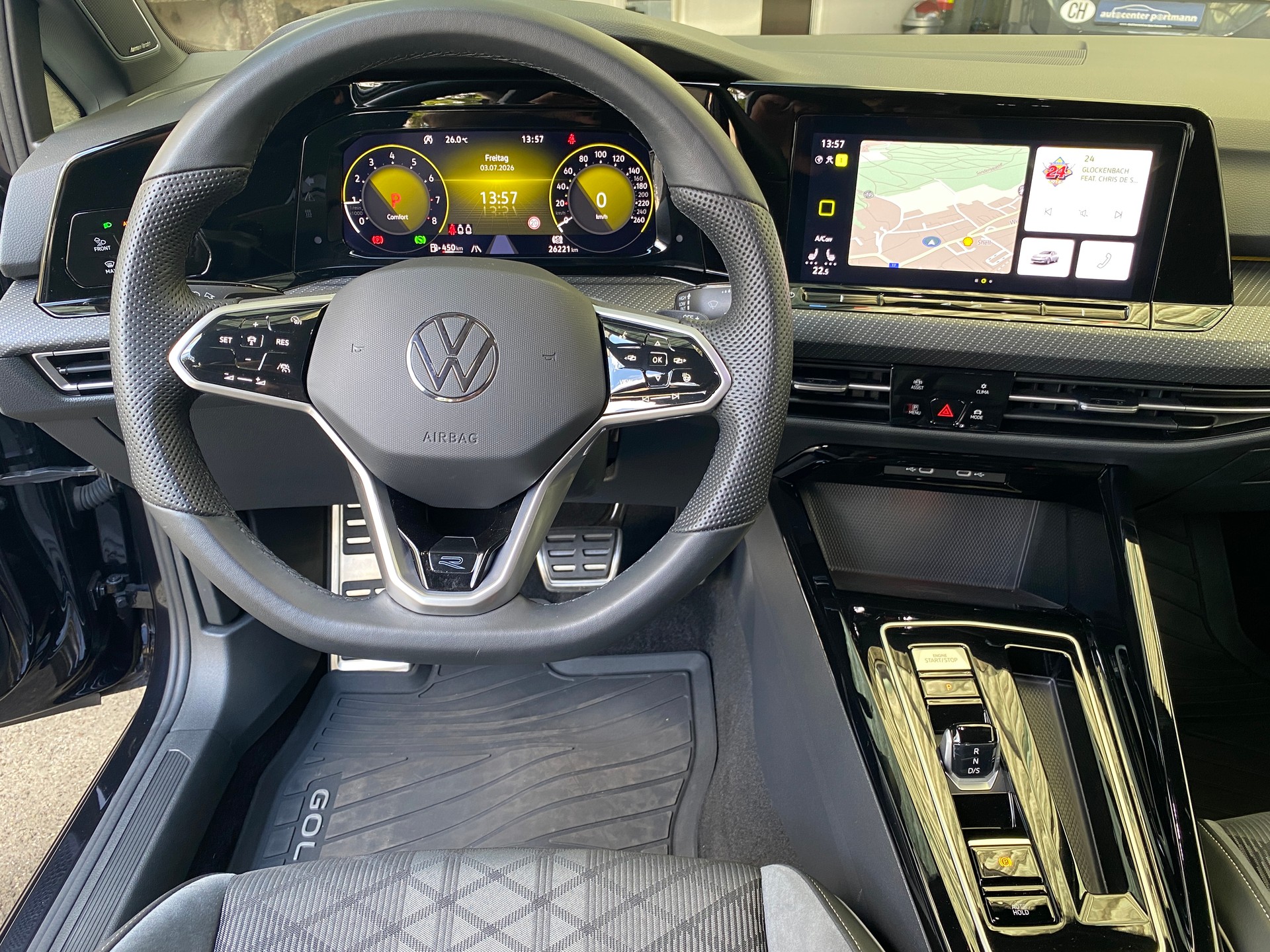 VW Golf 1.5 eTSI mHEV ACT R-Line 75 Edition DSG-image-14
