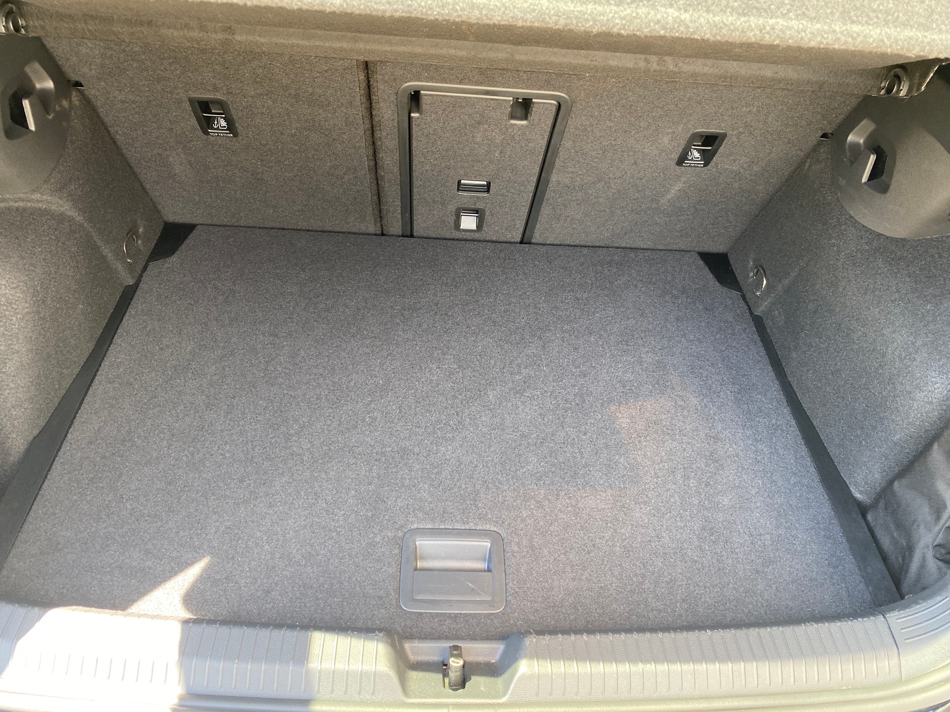 VW Golf 1.5 eTSI mHEV ACT R-Line 75 Edition DSG-image-27