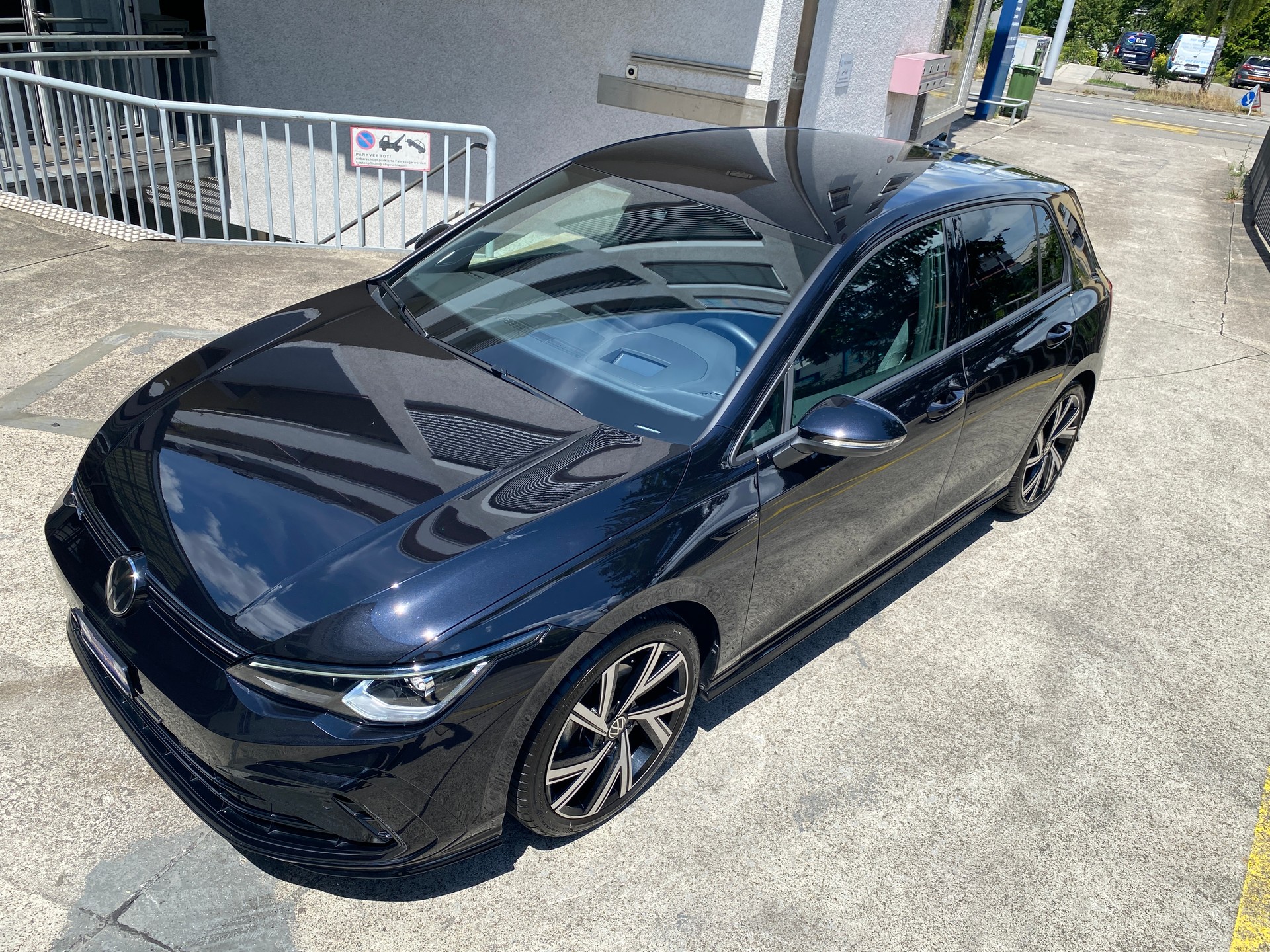 VW Golf 1.5 eTSI mHEV ACT R-Line 75 Edition DSG-image-4