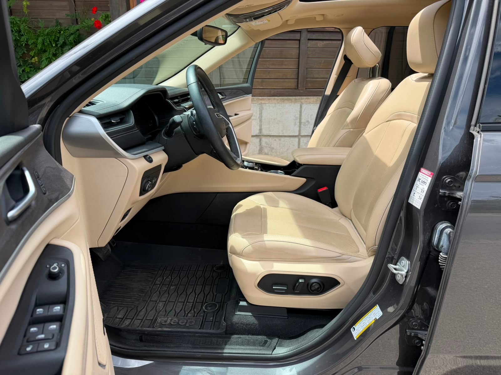 JEEP Limited L-image-8