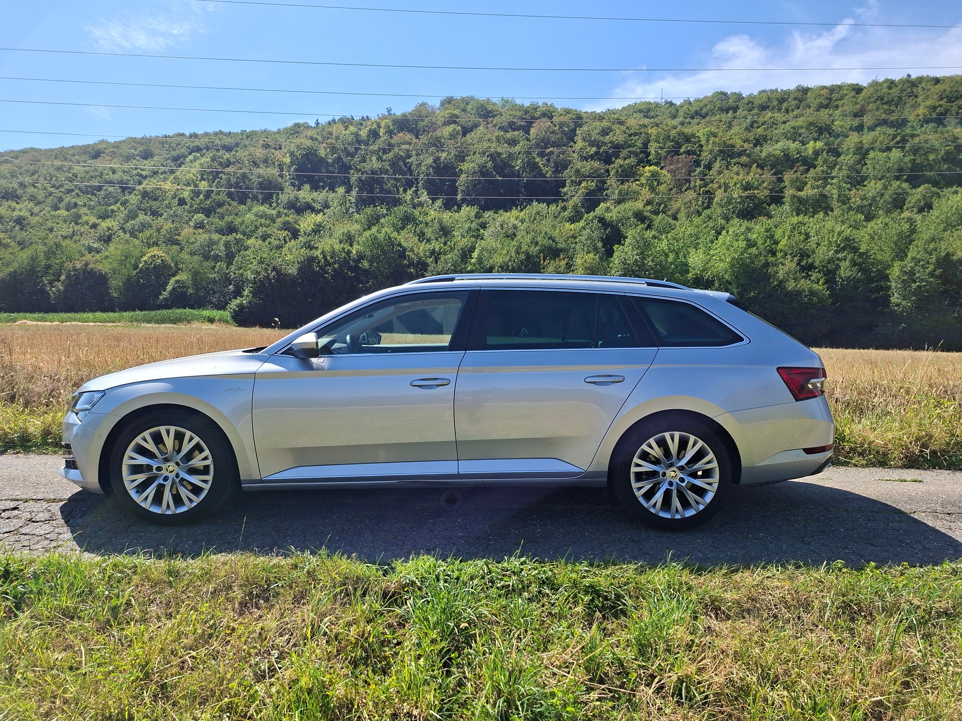 SKODA Superb Combi 2.0 TDi L&K 4x4 DSG-showroom-element-1