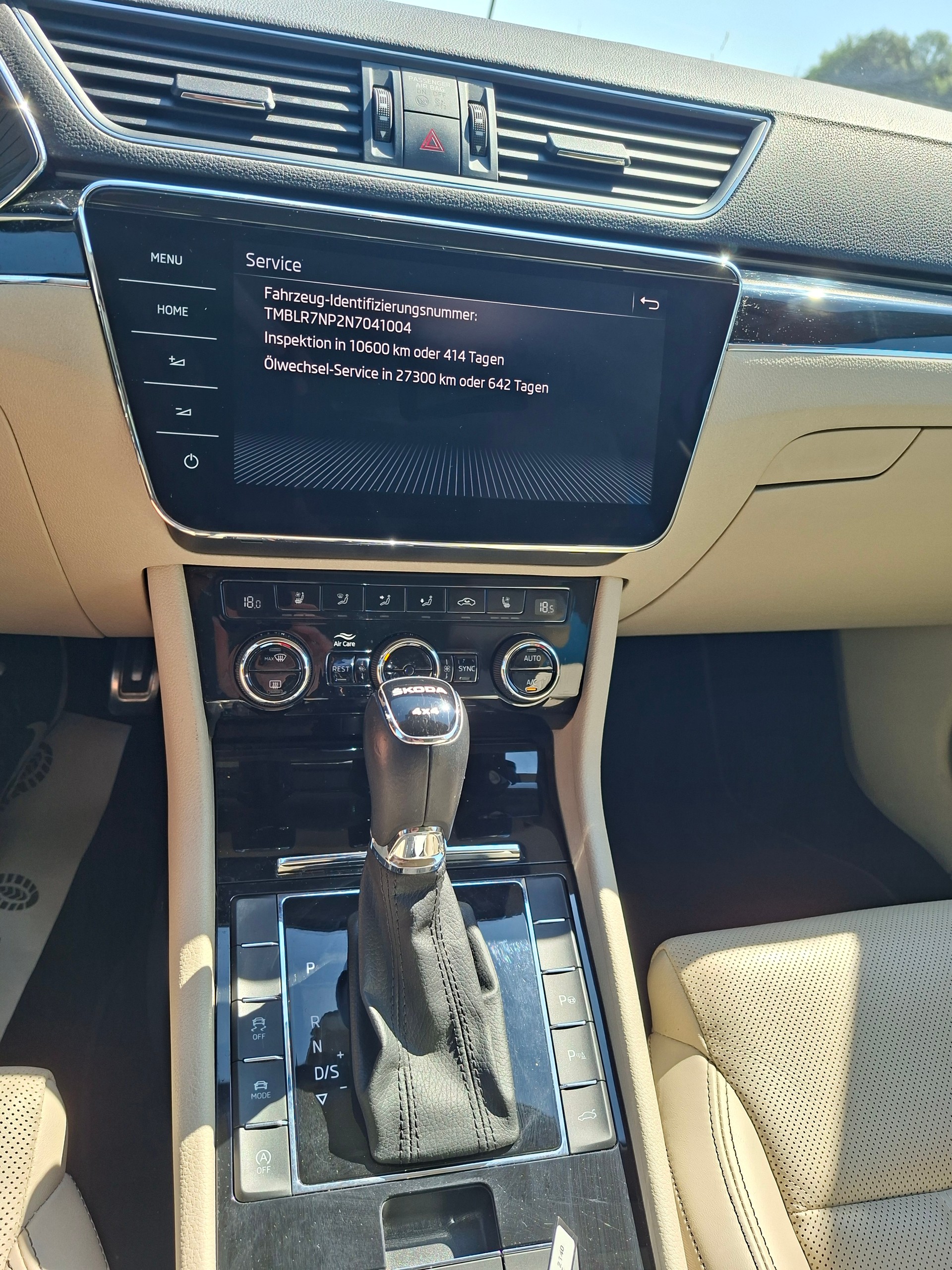 SKODA Superb Combi 2.0 TDi L&K 4x4 DSG-image-11