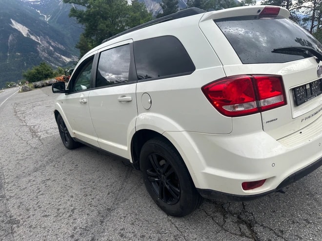FIAT Freemont 2.0 MJ Lounge AWD Automat-image-2