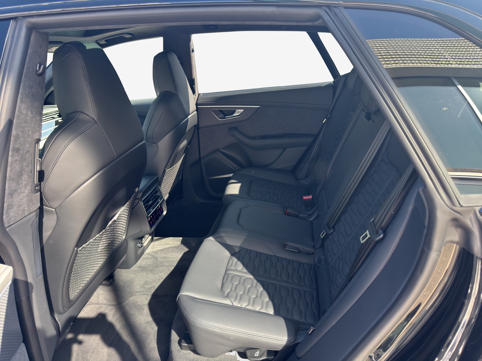 AUDI RSQ8 performance quattro-image-11