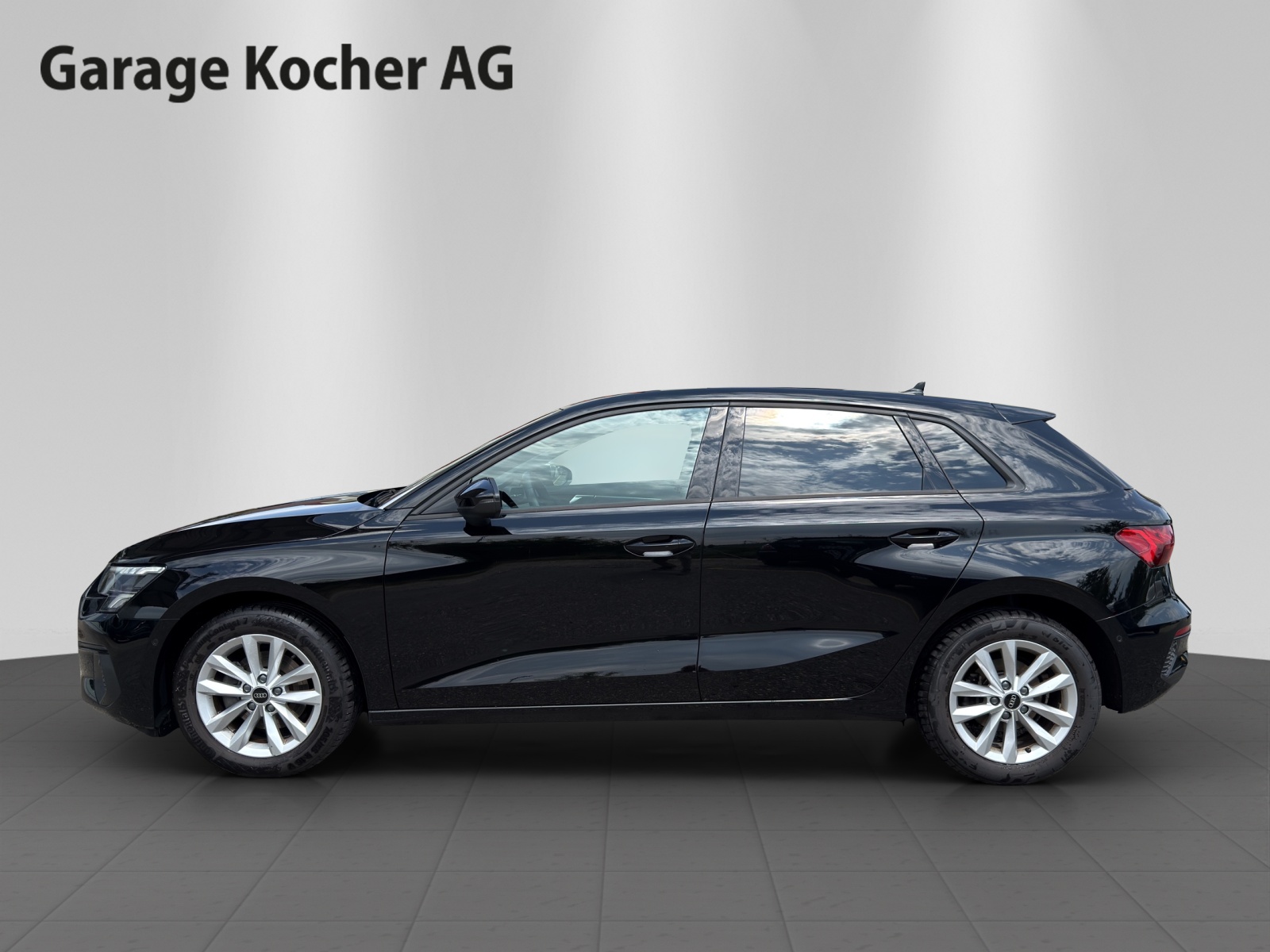 AUDI A3 Sportback 35 TFSI Attraction S-tronic-showroom-element-2