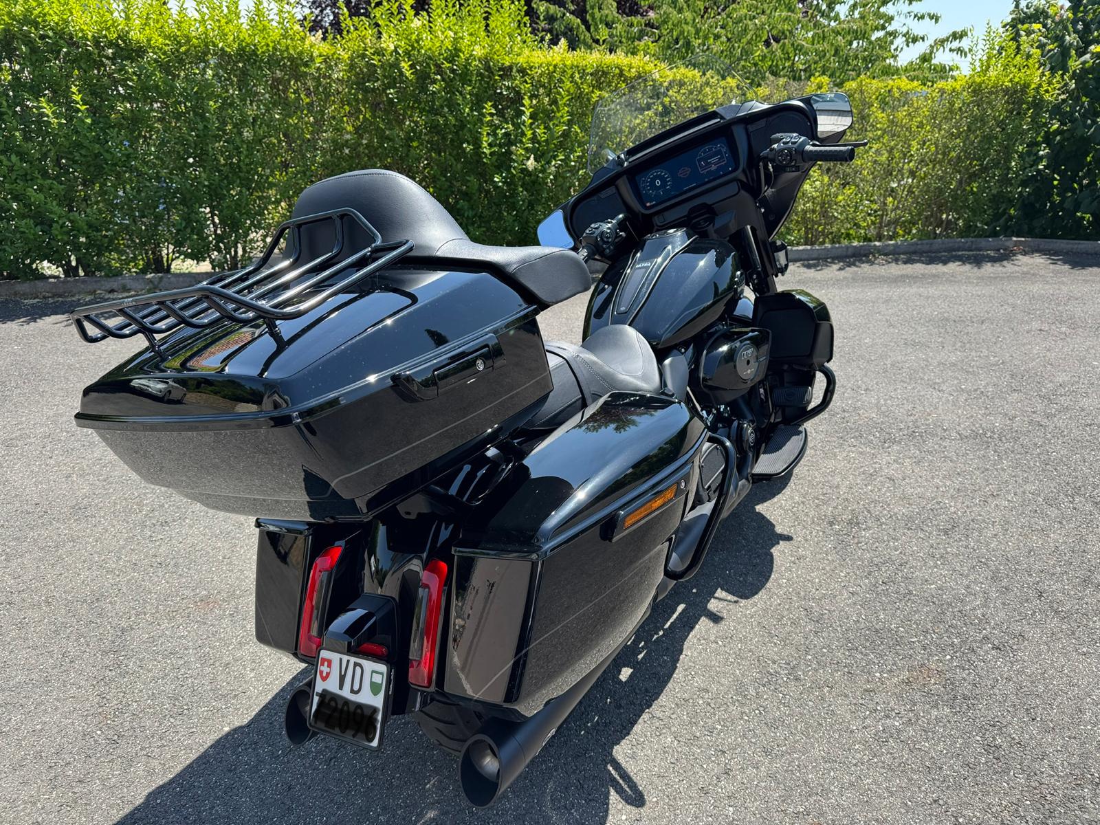 HARLEY-DAVIDSON FLHXU Street Glide Ultra 117-image-4