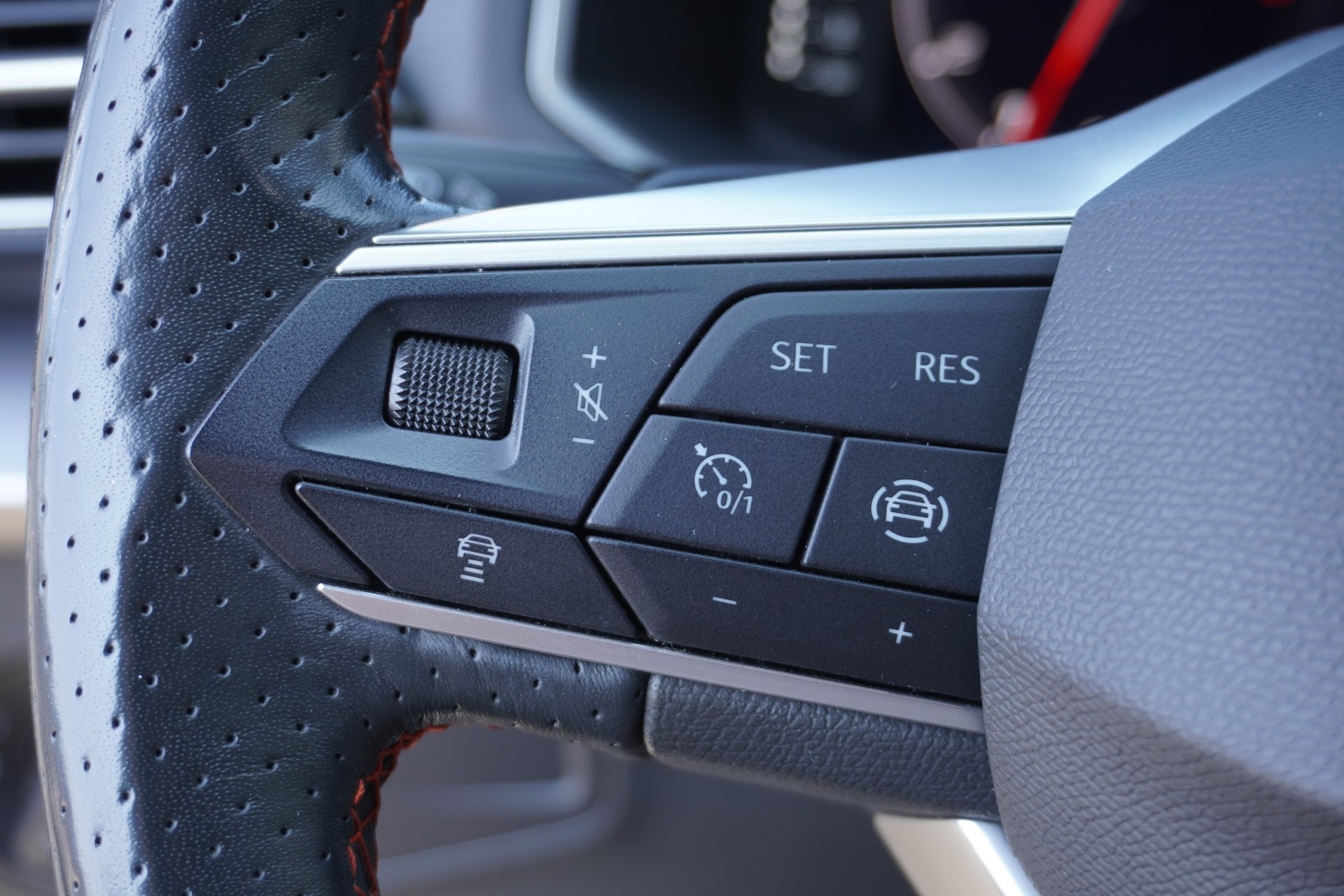 SEAT Tarraco 2.0TSI FR 4Drive DSG 7-PLÄTZER!!!-image-29