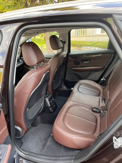 BMW 225i xDrive Active Tourer Steptronic Luxury Line-image-11