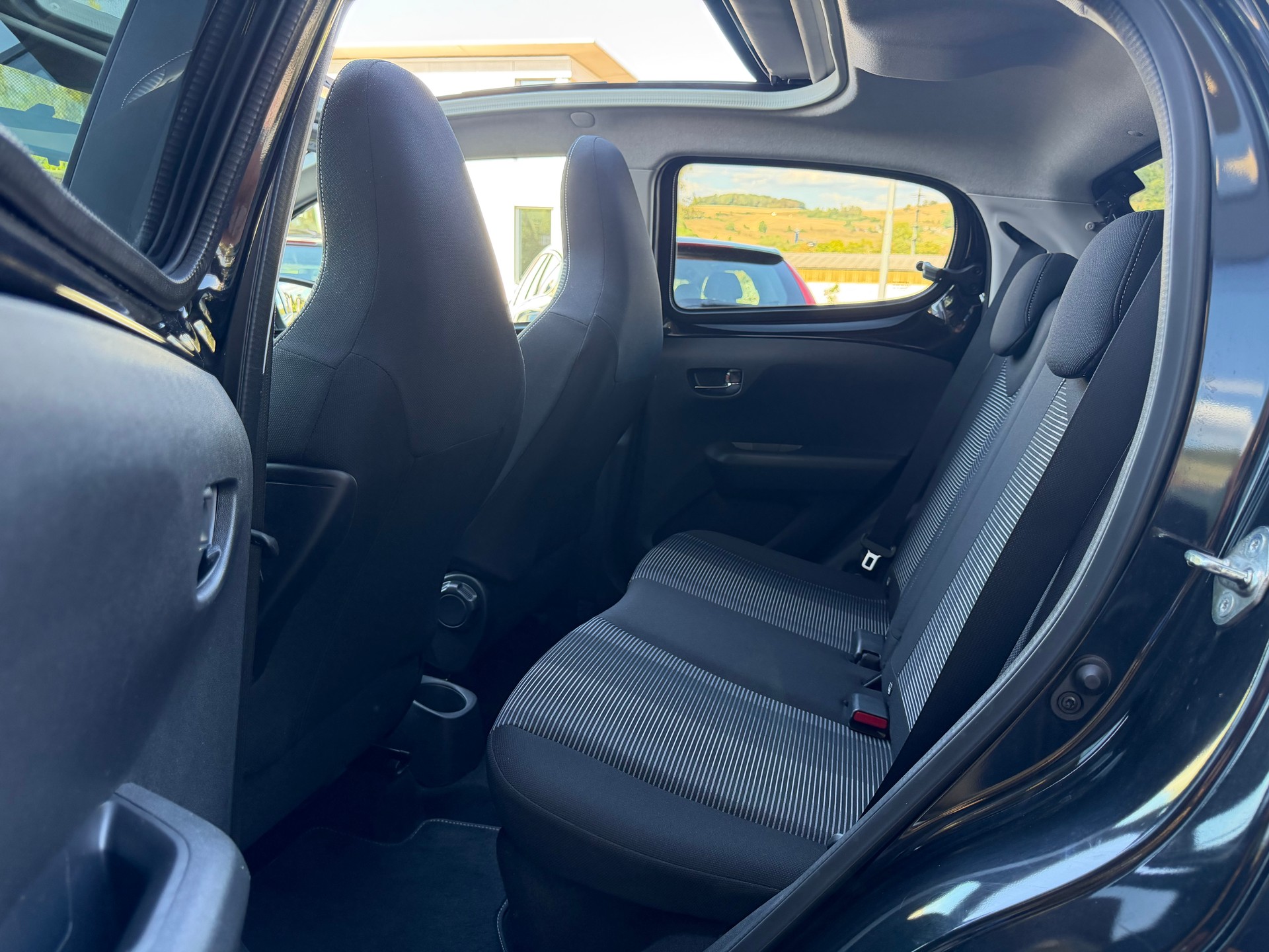 PEUGEOT 108 1.2 VTi Allure Top-image-23