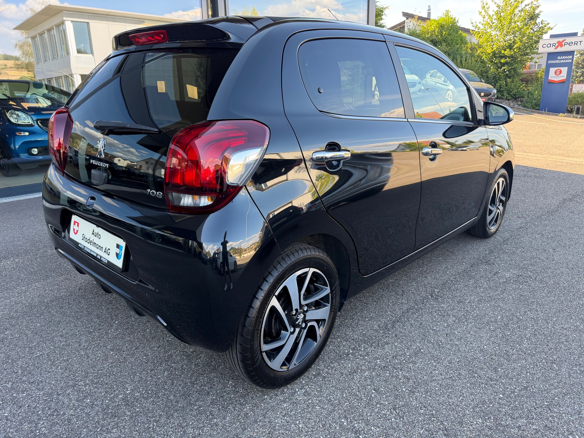 PEUGEOT 108 1.2 VTi Allure Top-showroom-element-3