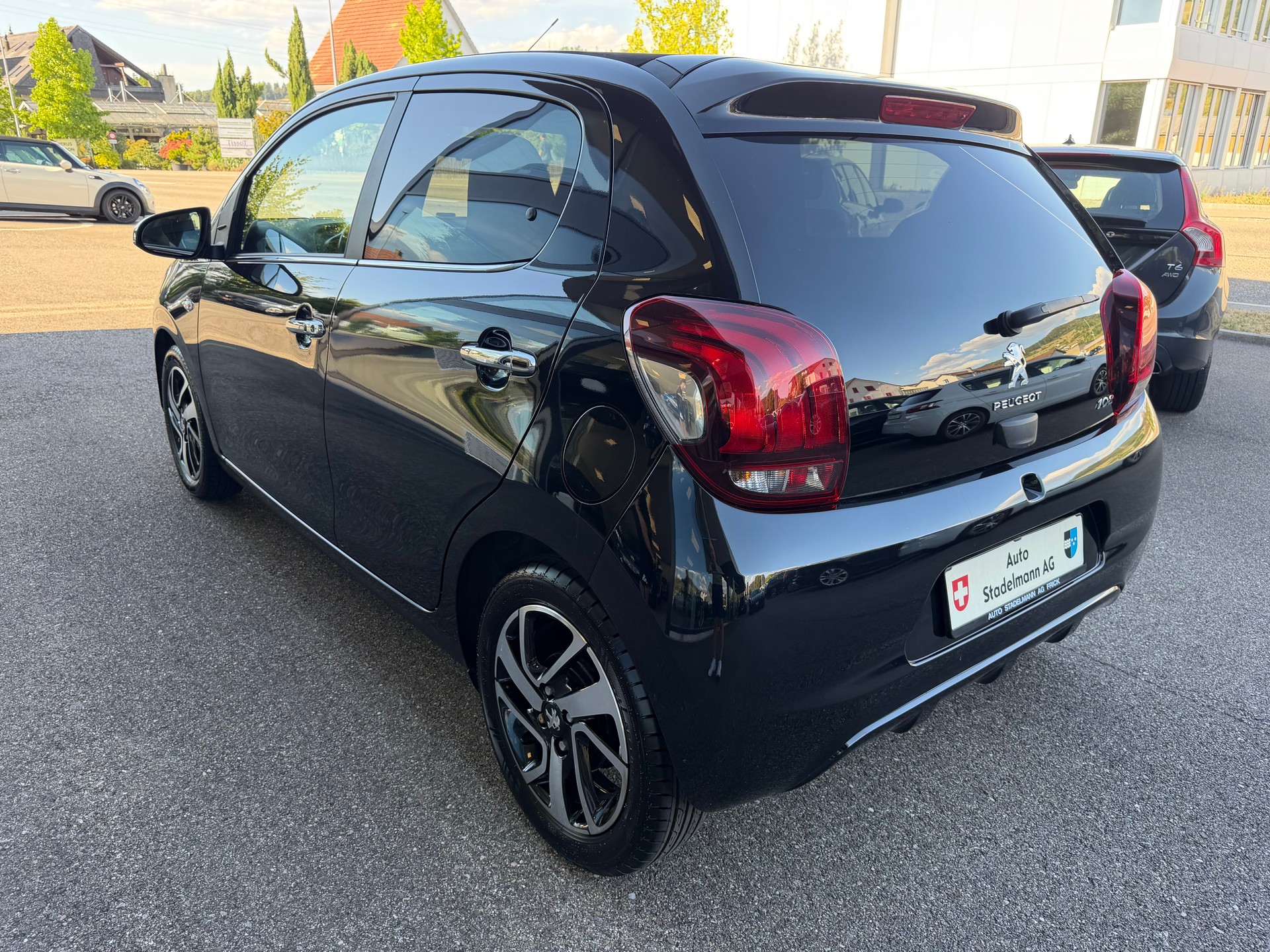 PEUGEOT 108 1.2 VTi Allure Top-image-7