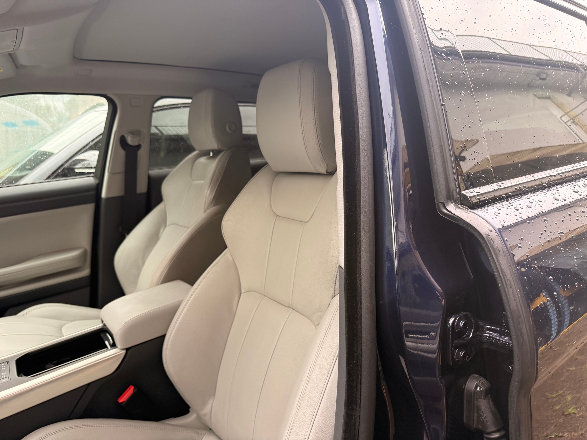 LAND ROVER Range Rover Evoque 2.0 TD4 SE Dynamic AT9-image-8