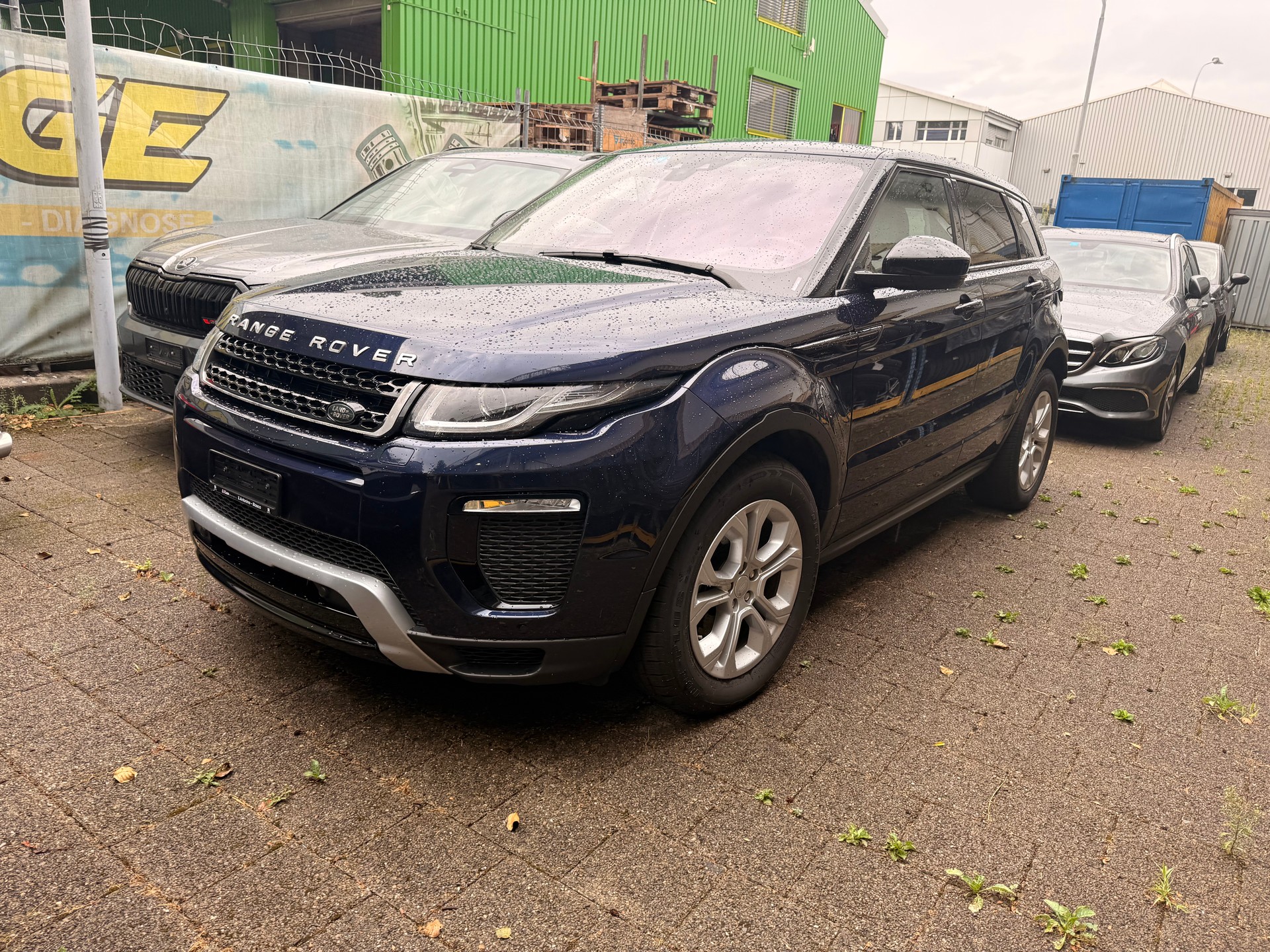 LAND ROVER Range Rover Evoque 2.0 TD4 SE Dynamic AT9-image-2