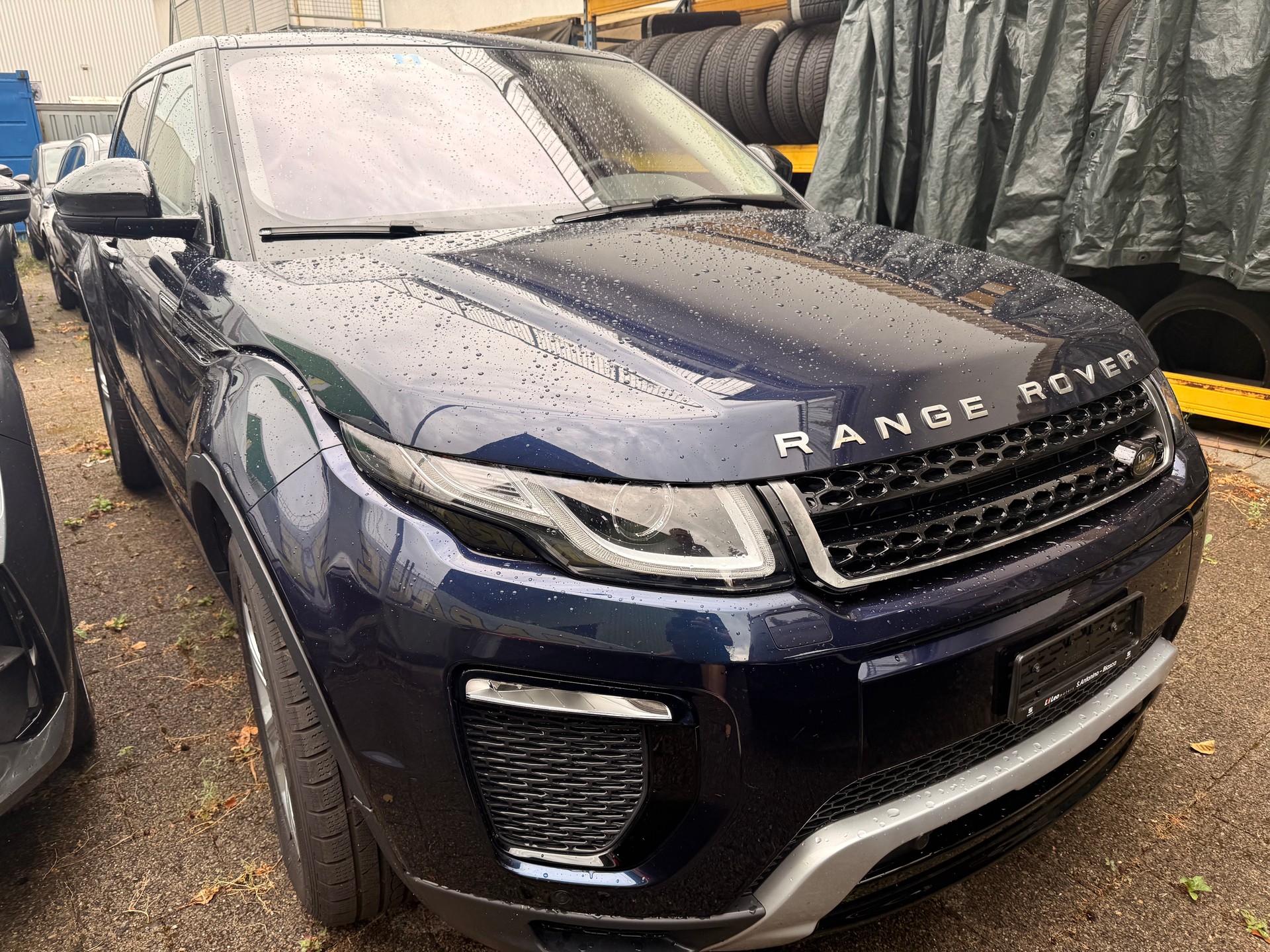 LAND ROVER Range Rover Evoque 2.0 TD4 SE Dynamic AT9-image-3