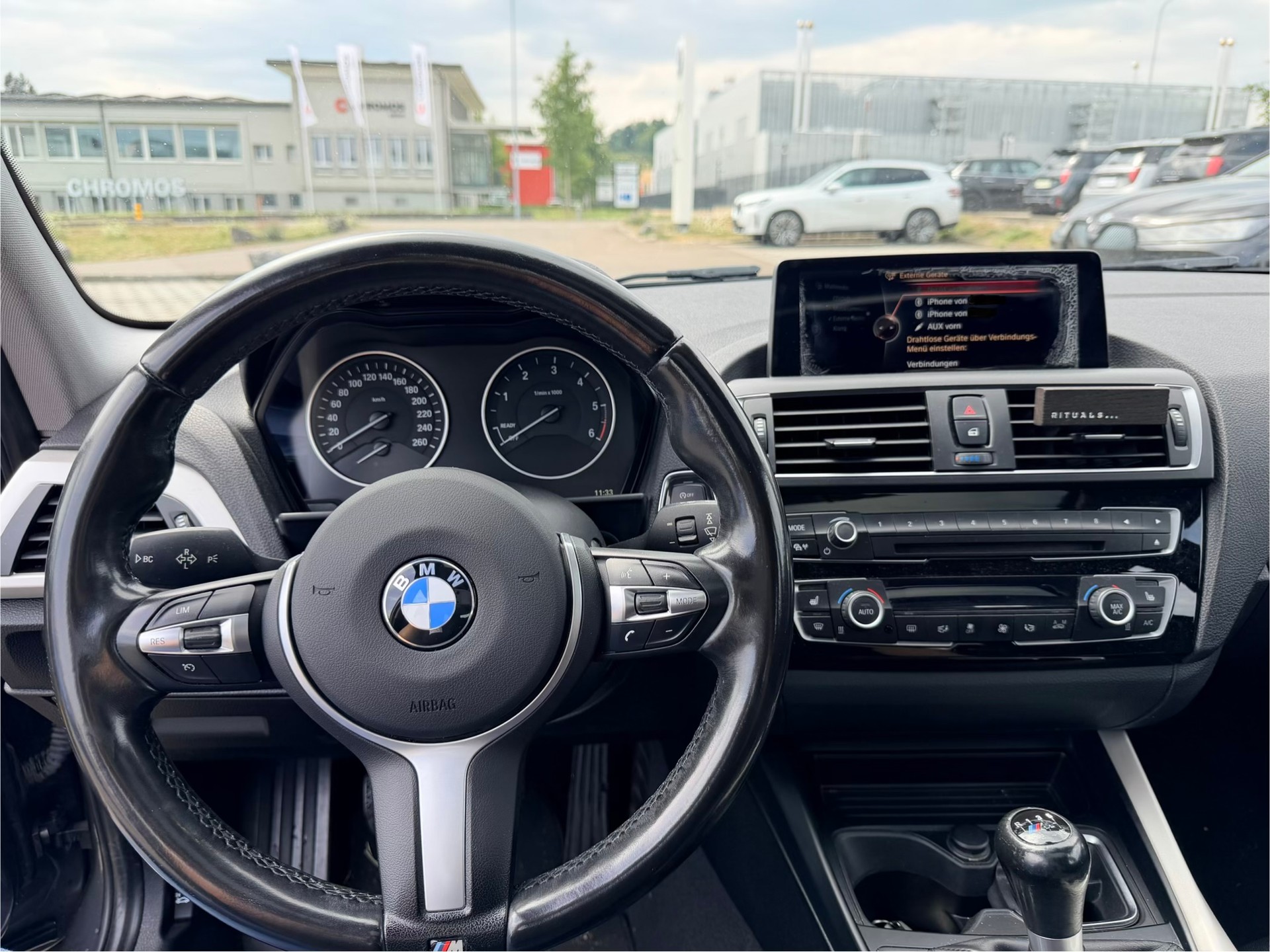 BMW 118d xDrive-image-4