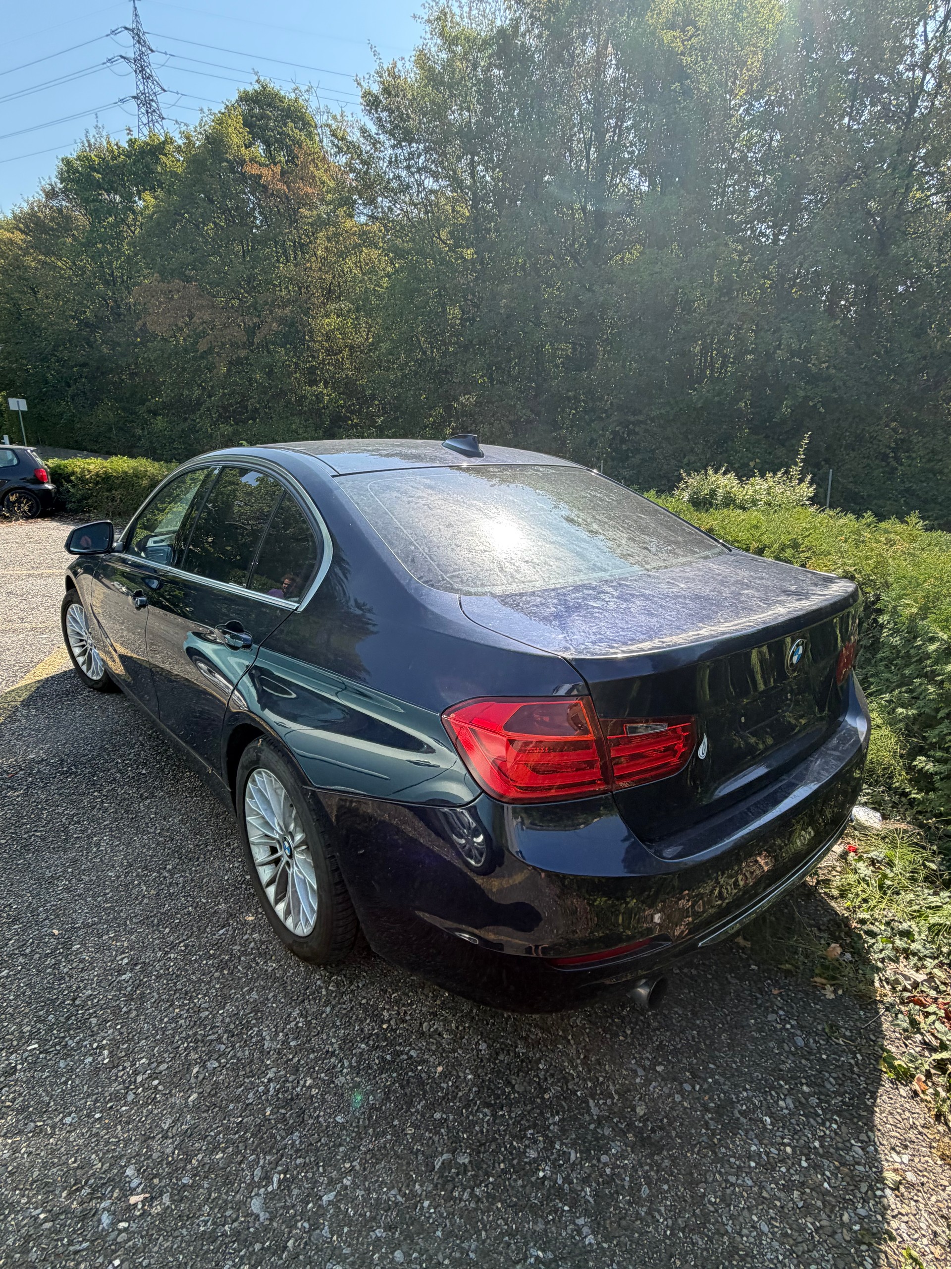 BMW 320i xDrive Luxury Line Steptronic-image-2