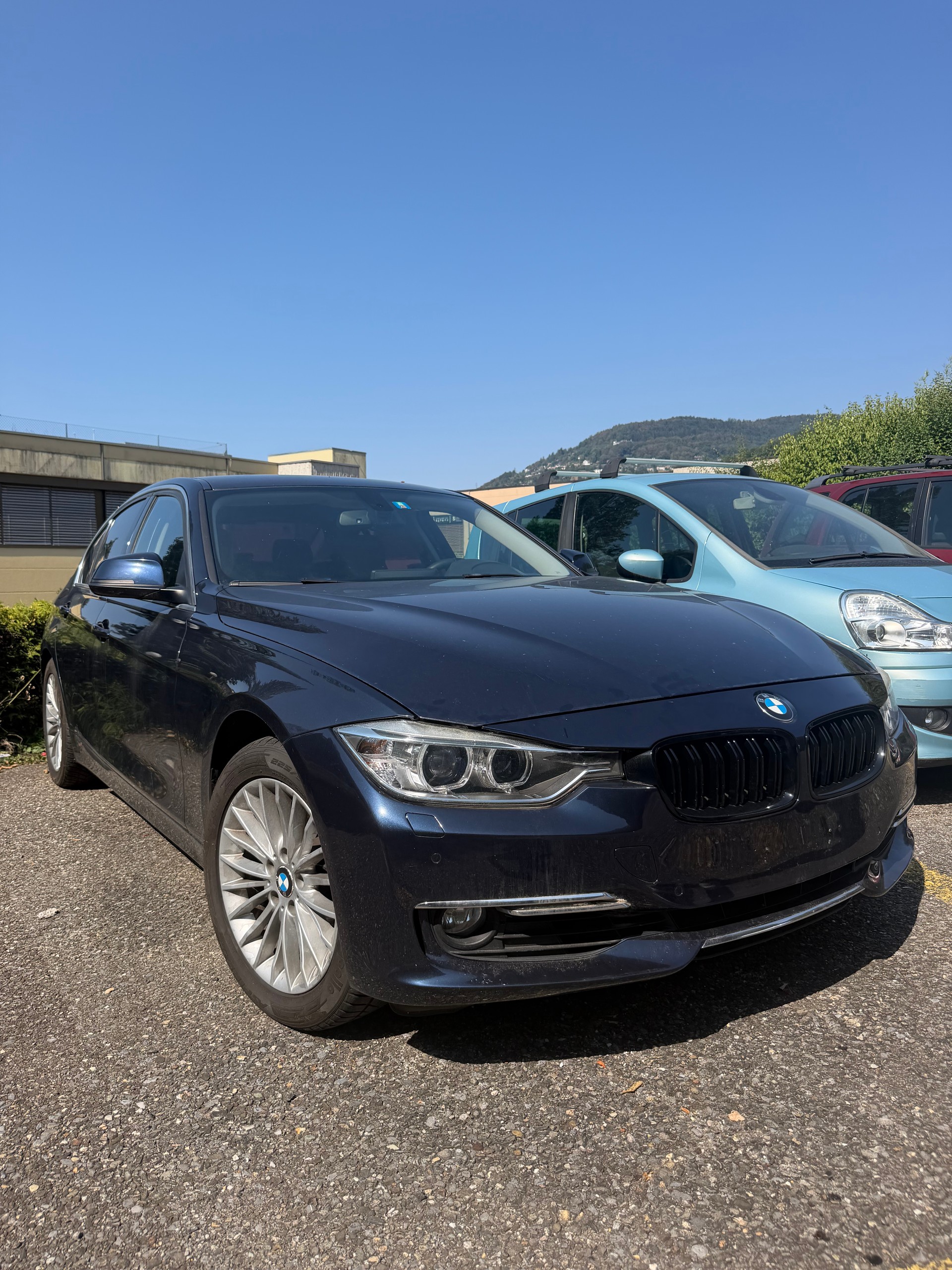 BMW 320i xDrive Luxury Line Steptronic-image-1