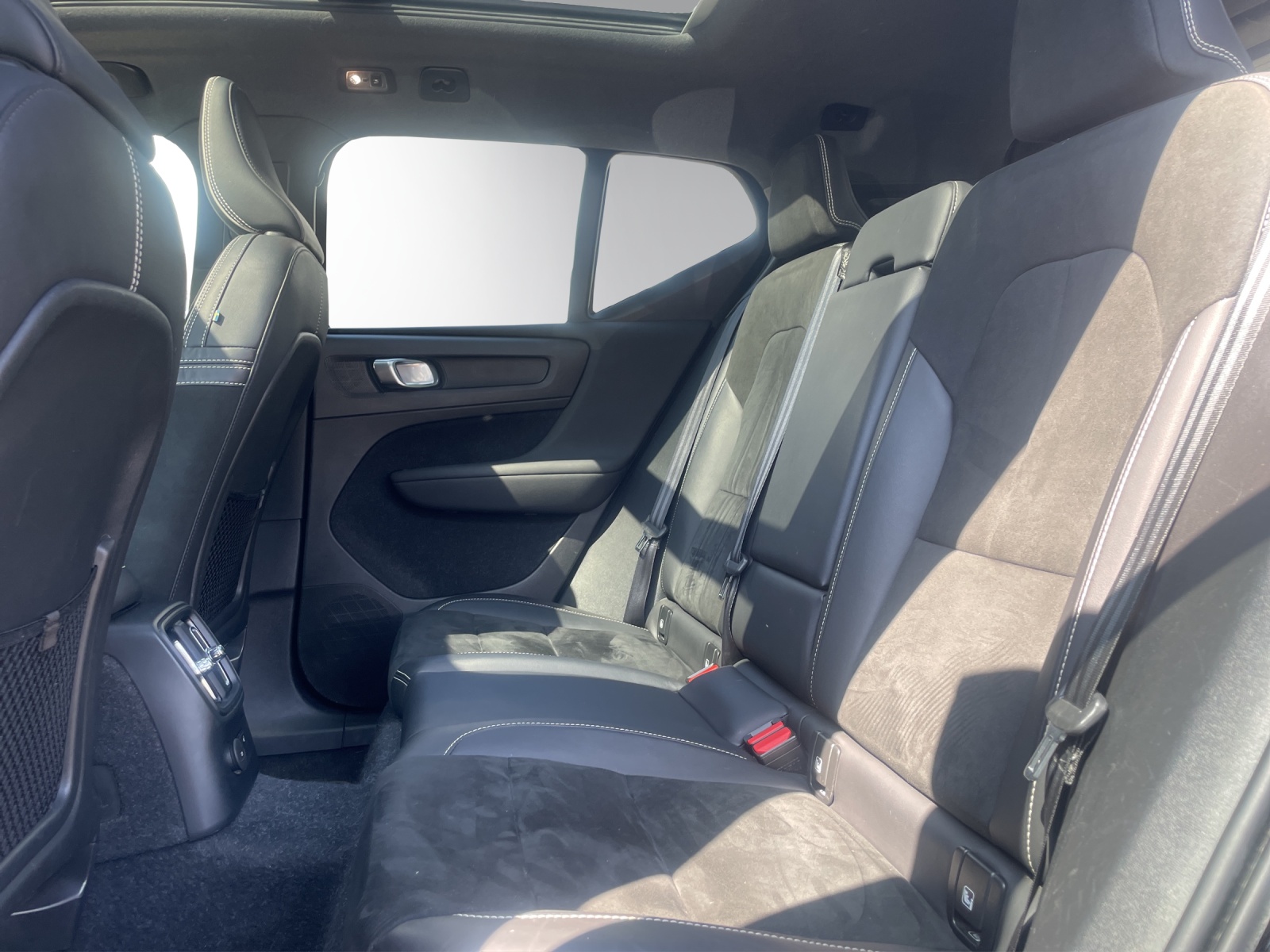 VOLVO XC40 T5 TwE R-Design DCT-image-12