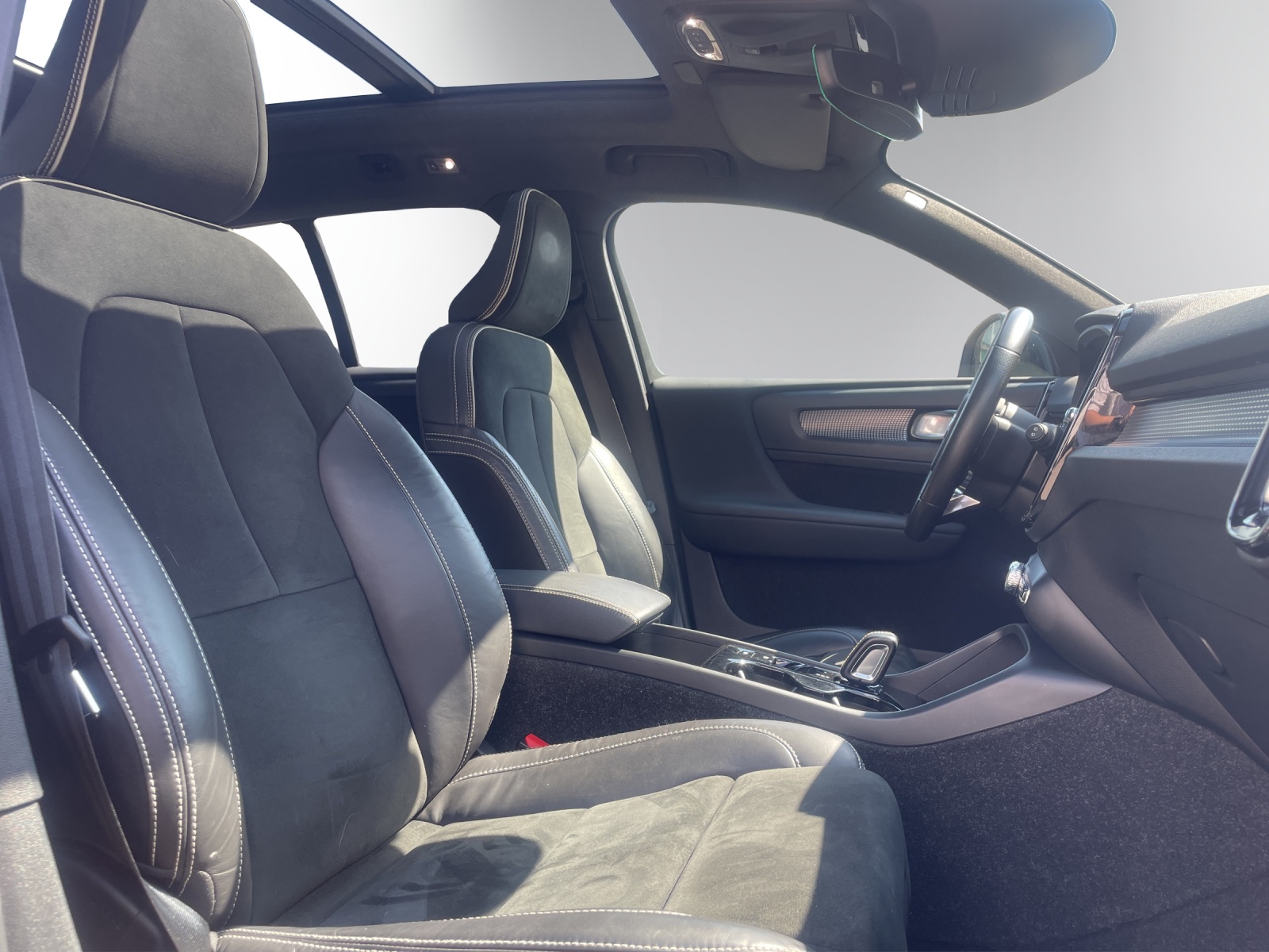 VOLVO XC40 T5 TwE R-Design DCT-image-16