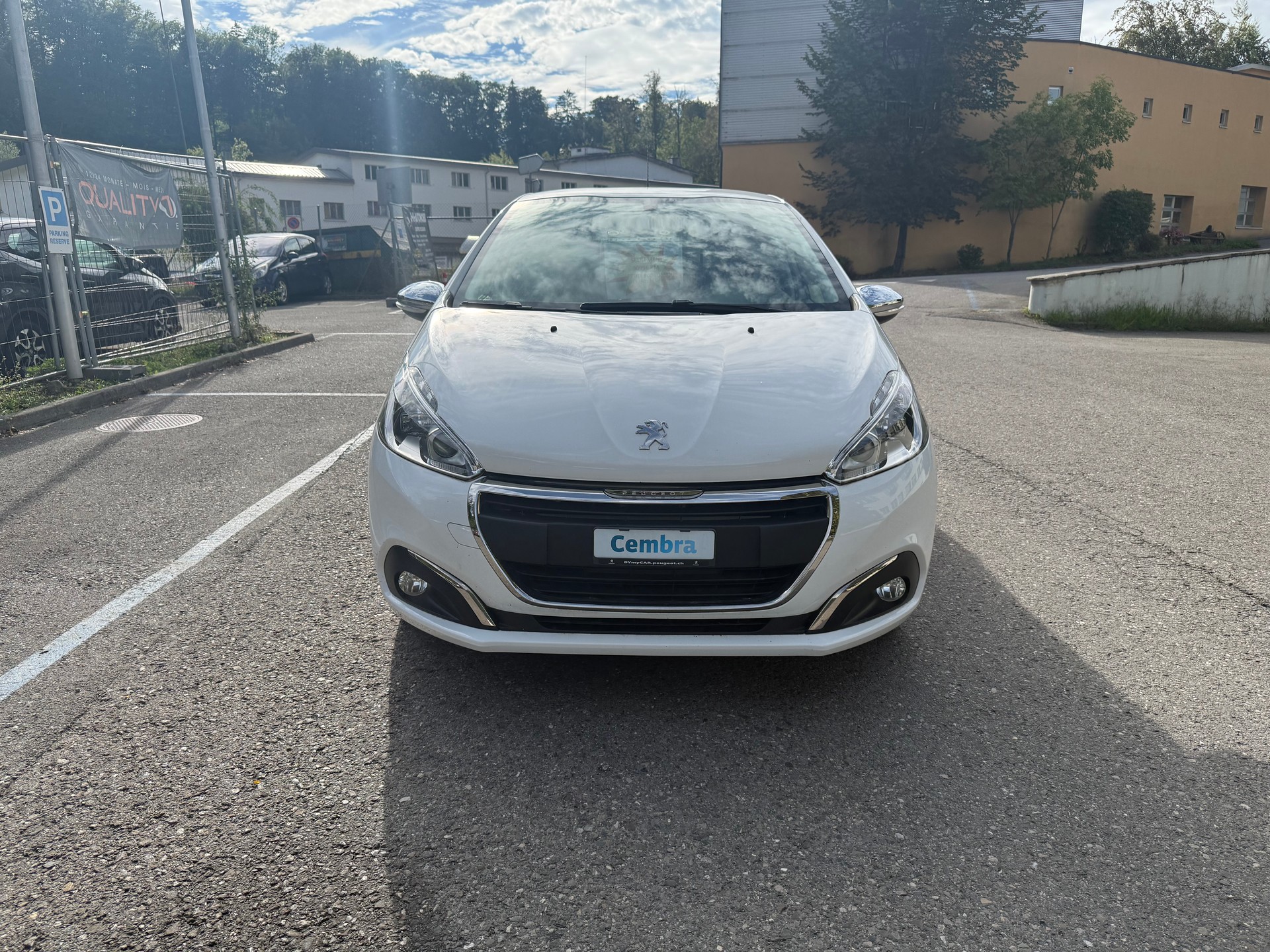 PEUGEOT 208 1.2 PureTech Style-showroom-element-1