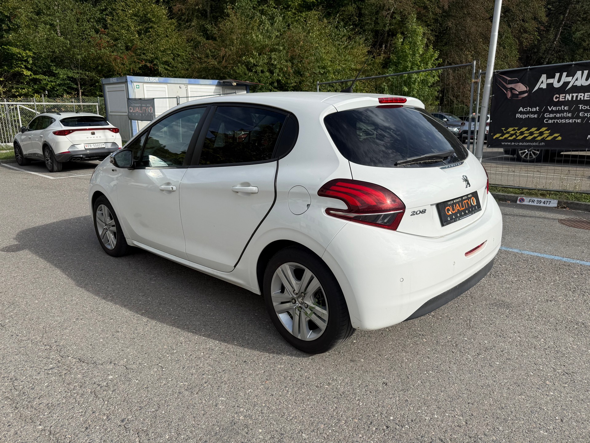 PEUGEOT 208 1.2 PureTech Style-image-4