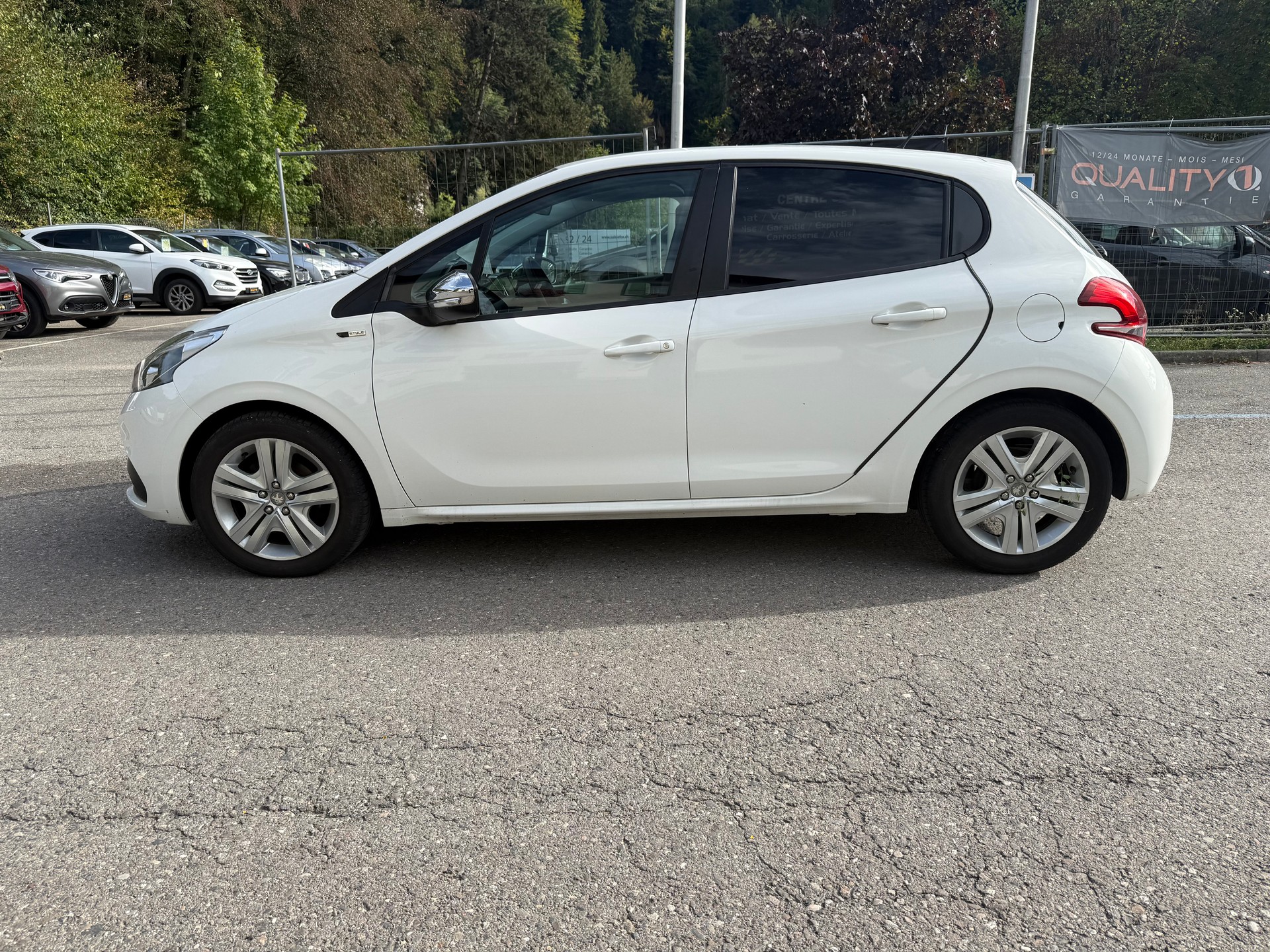 PEUGEOT 208 1.2 PureTech Style-showroom-element-3