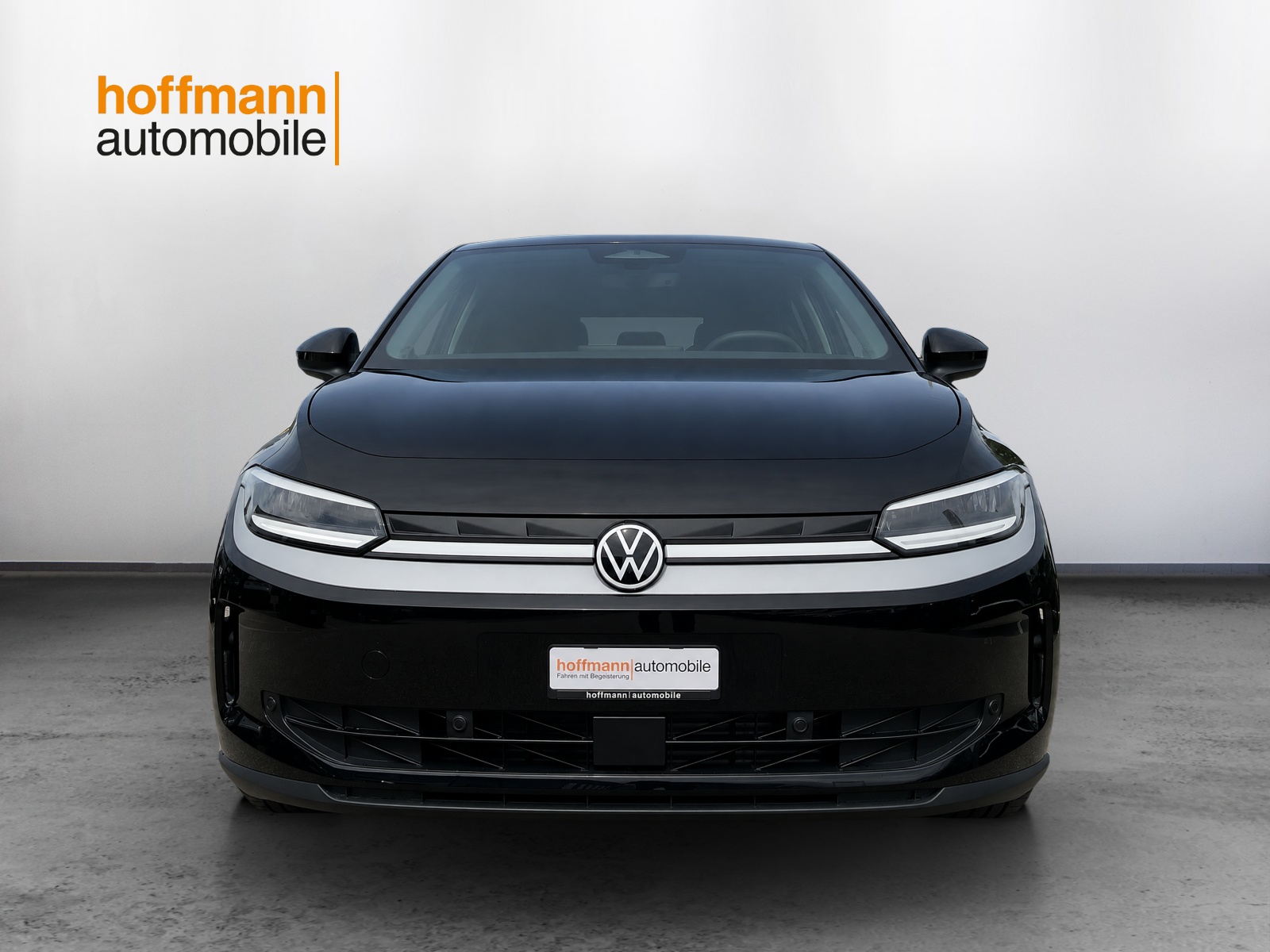 VW ID.Polo 52 kWh Life Edition One-showroom-element-1