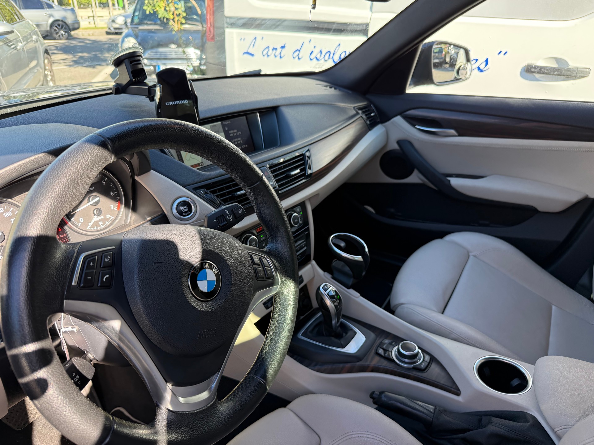 BMW X1 xDrive 20i xLine Steptronic-image-9