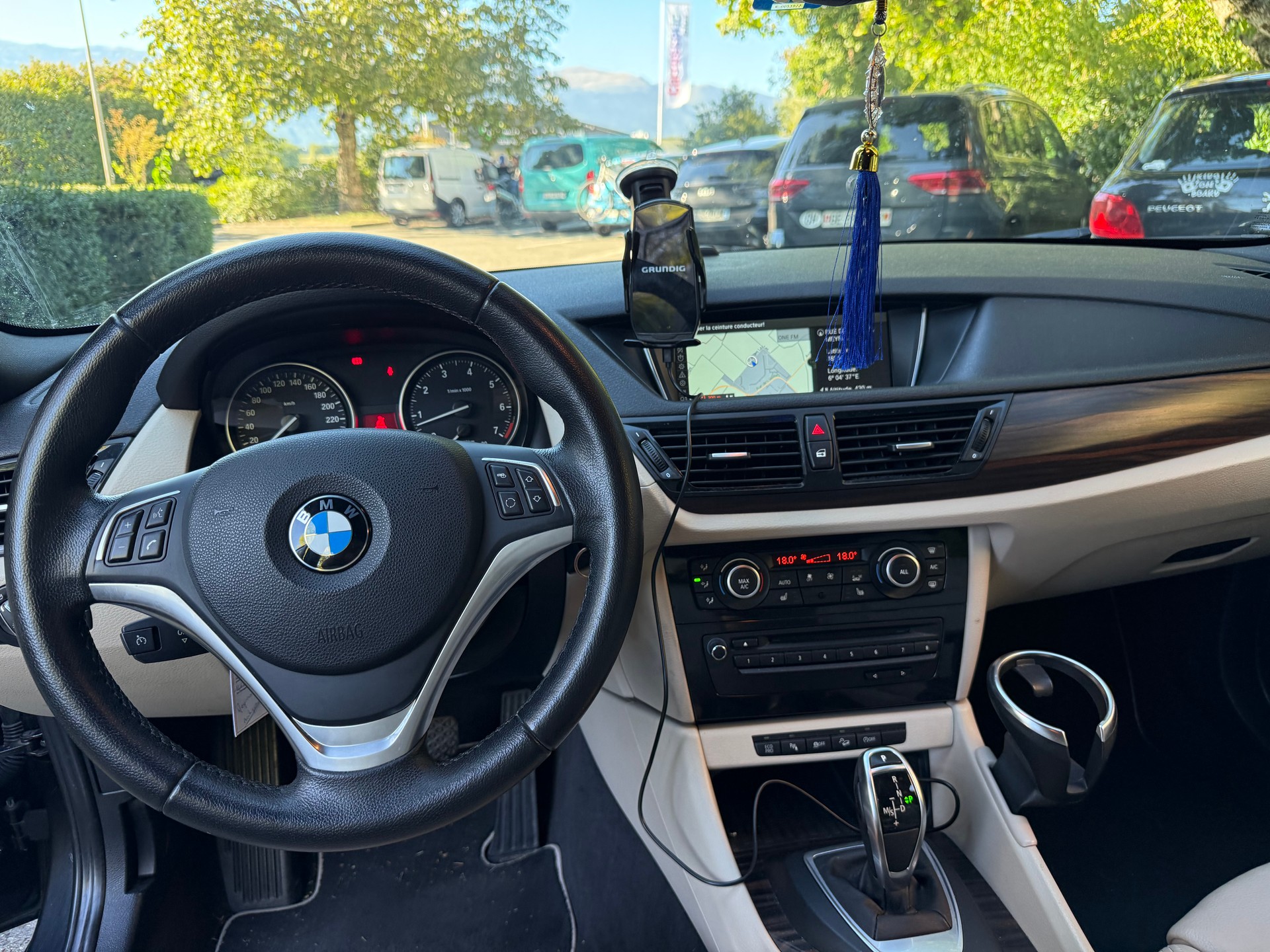BMW X1 xDrive 20i xLine Steptronic-image-16