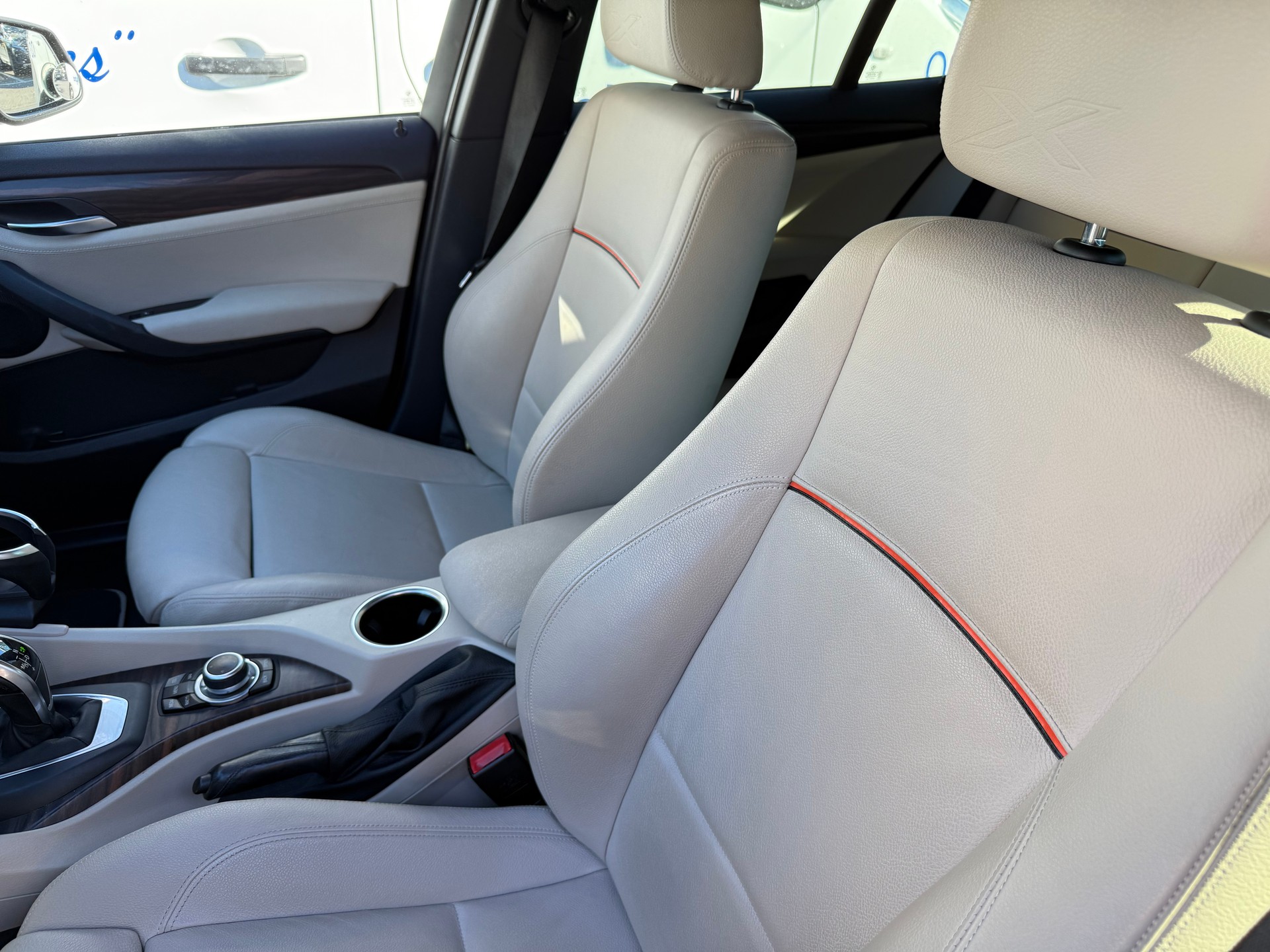 BMW X1 xDrive 20i xLine Steptronic-image-8