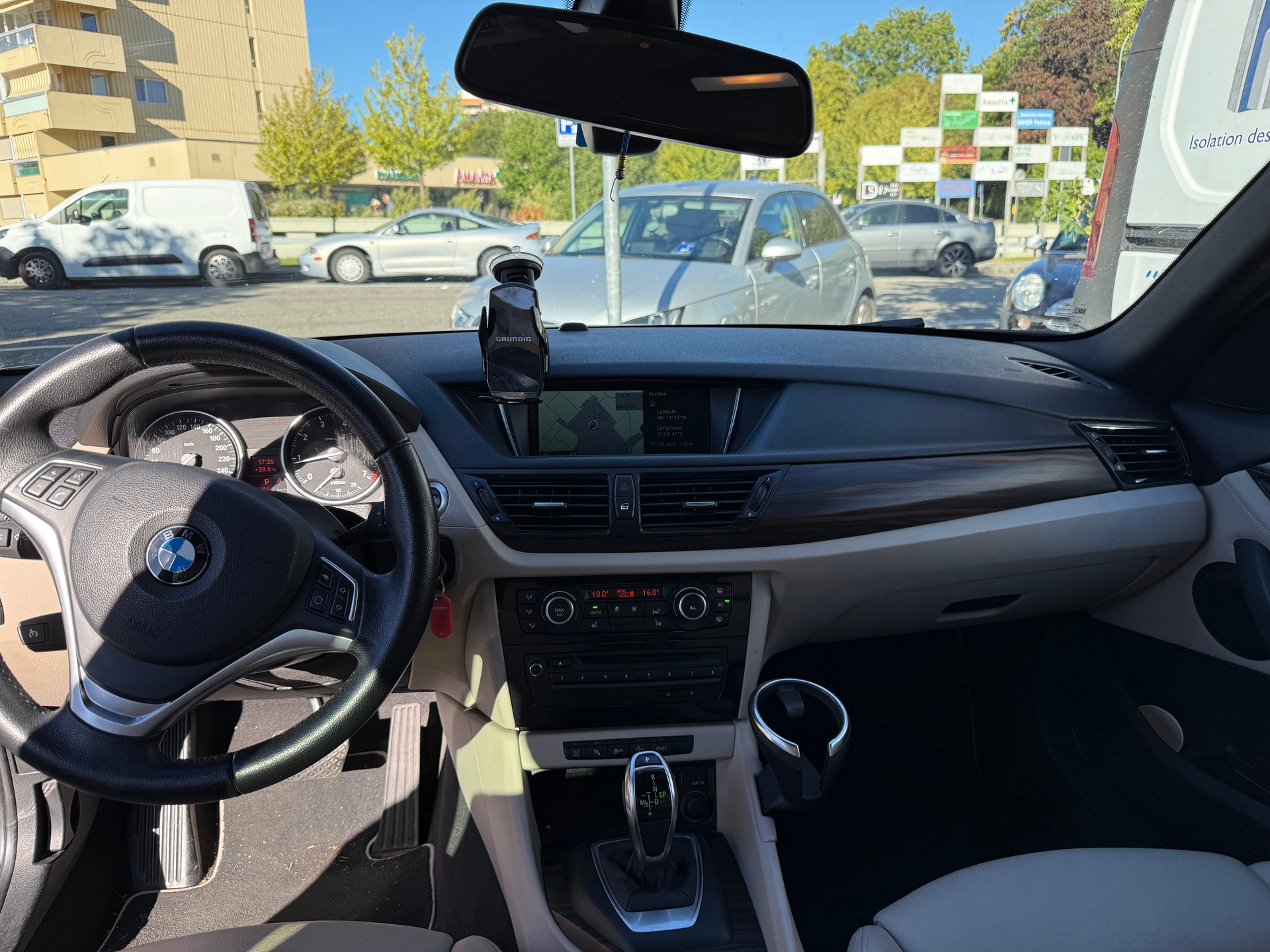 BMW X1 xDrive 20i xLine Steptronic-image-12
