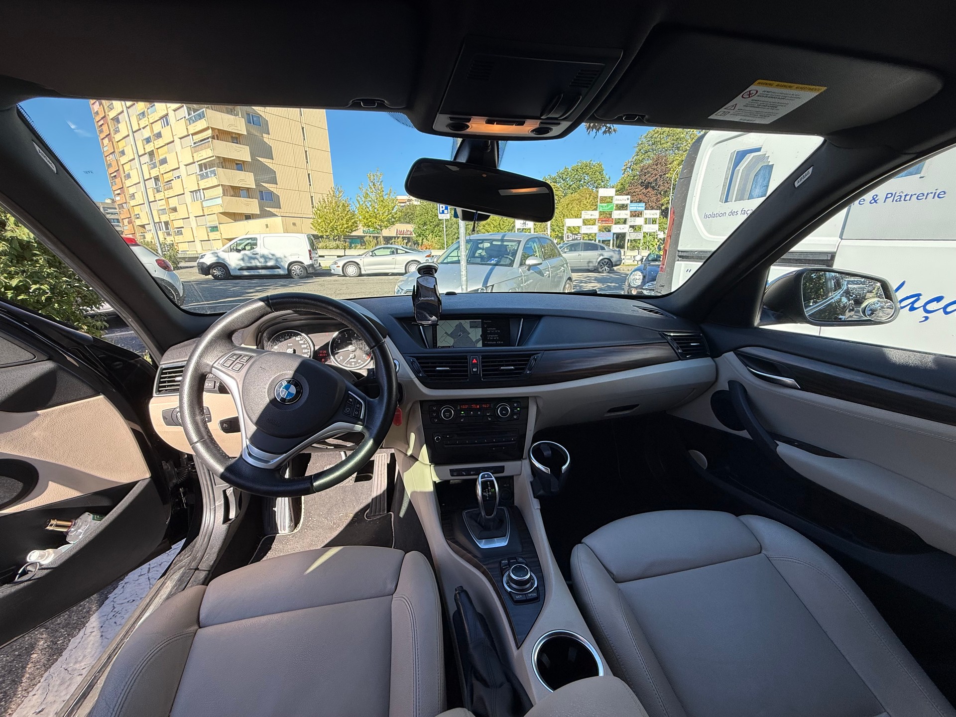 BMW X1 xDrive 20i xLine Steptronic-image-11