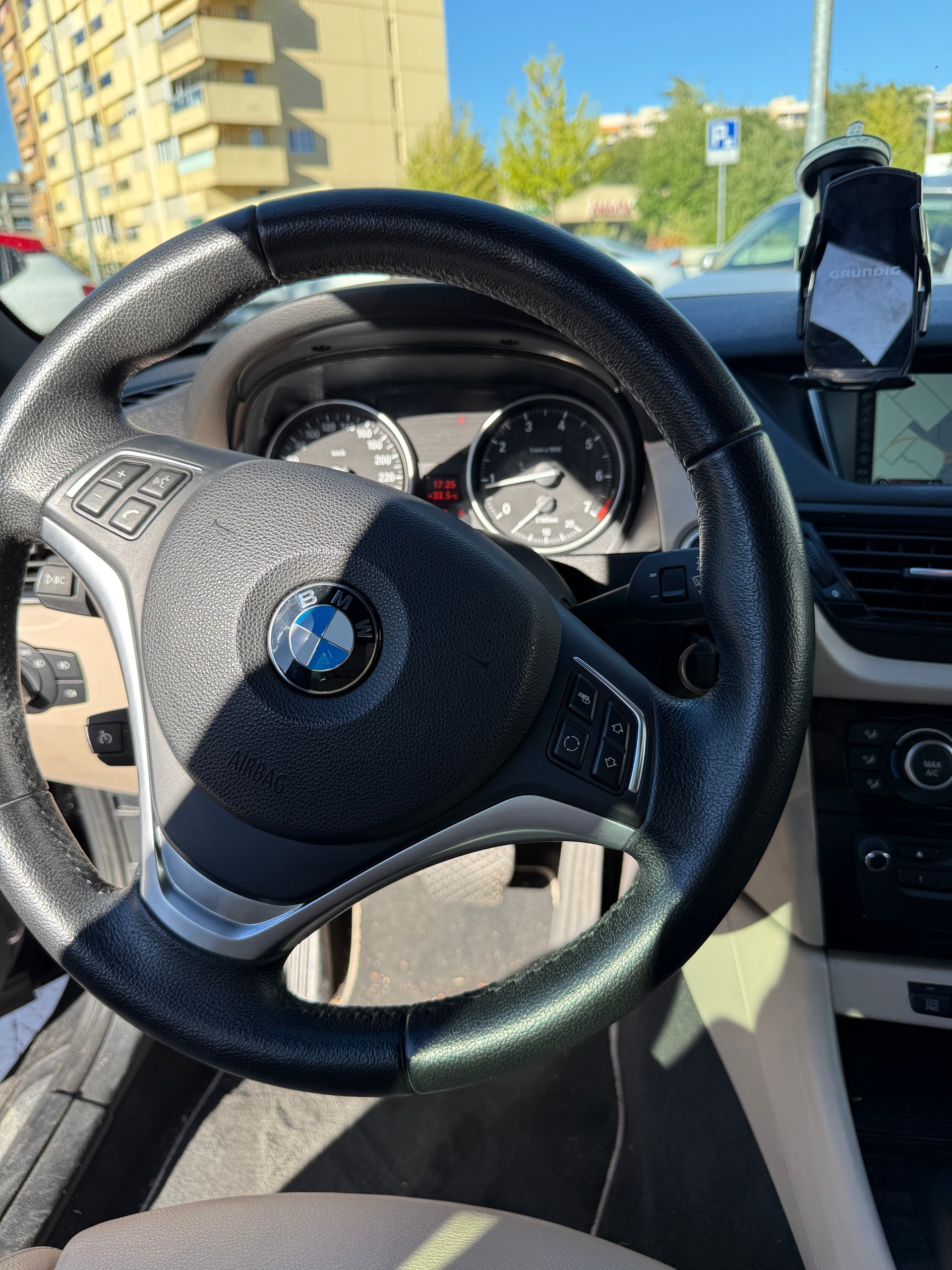 BMW X1 xDrive 20i xLine Steptronic-image-10