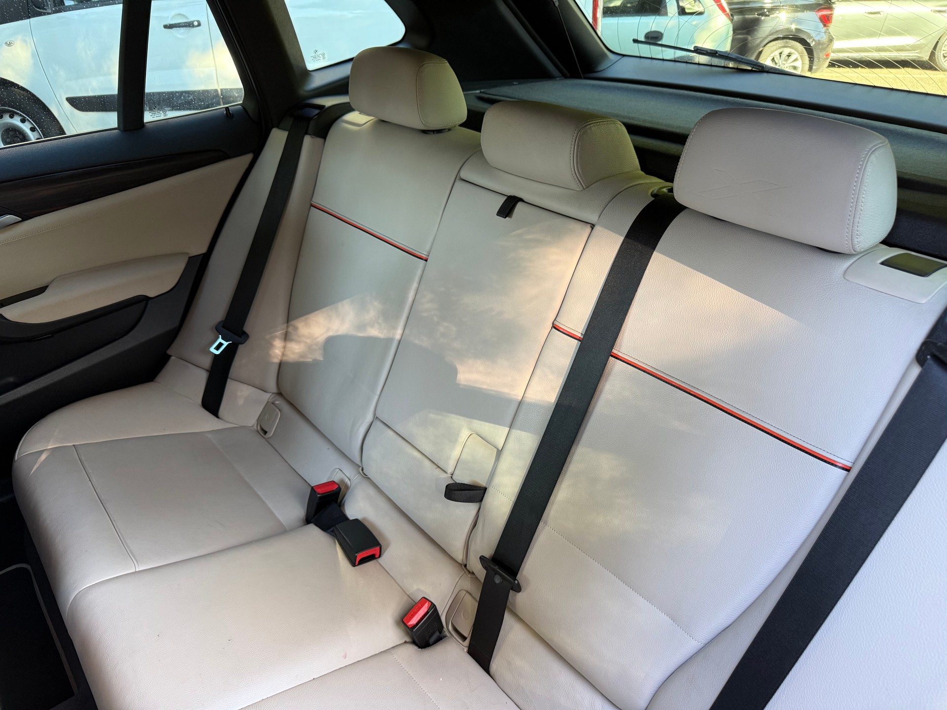 BMW X1 xDrive 20i xLine Steptronic-image-20
