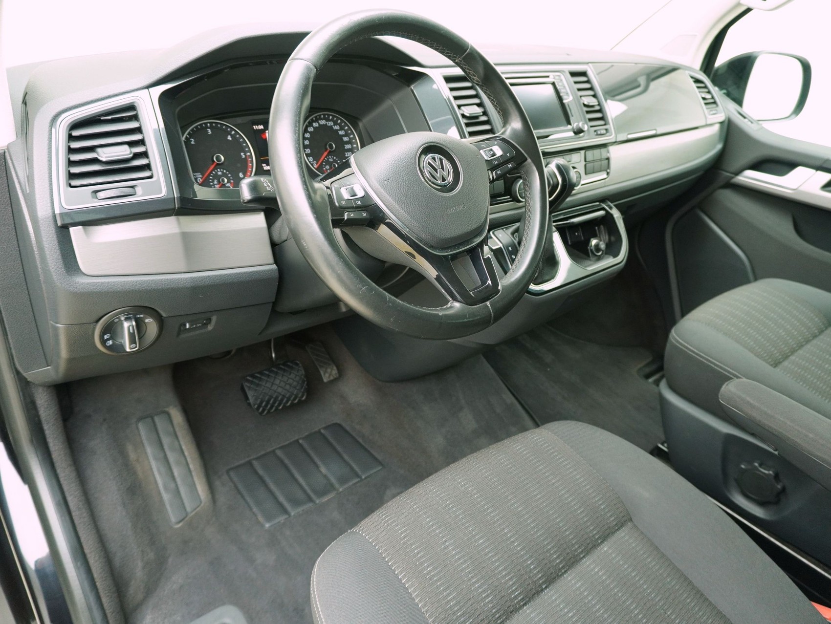 VW T6 Multivan 2.0 TDI DSG Comfortline 4Motion-image-9