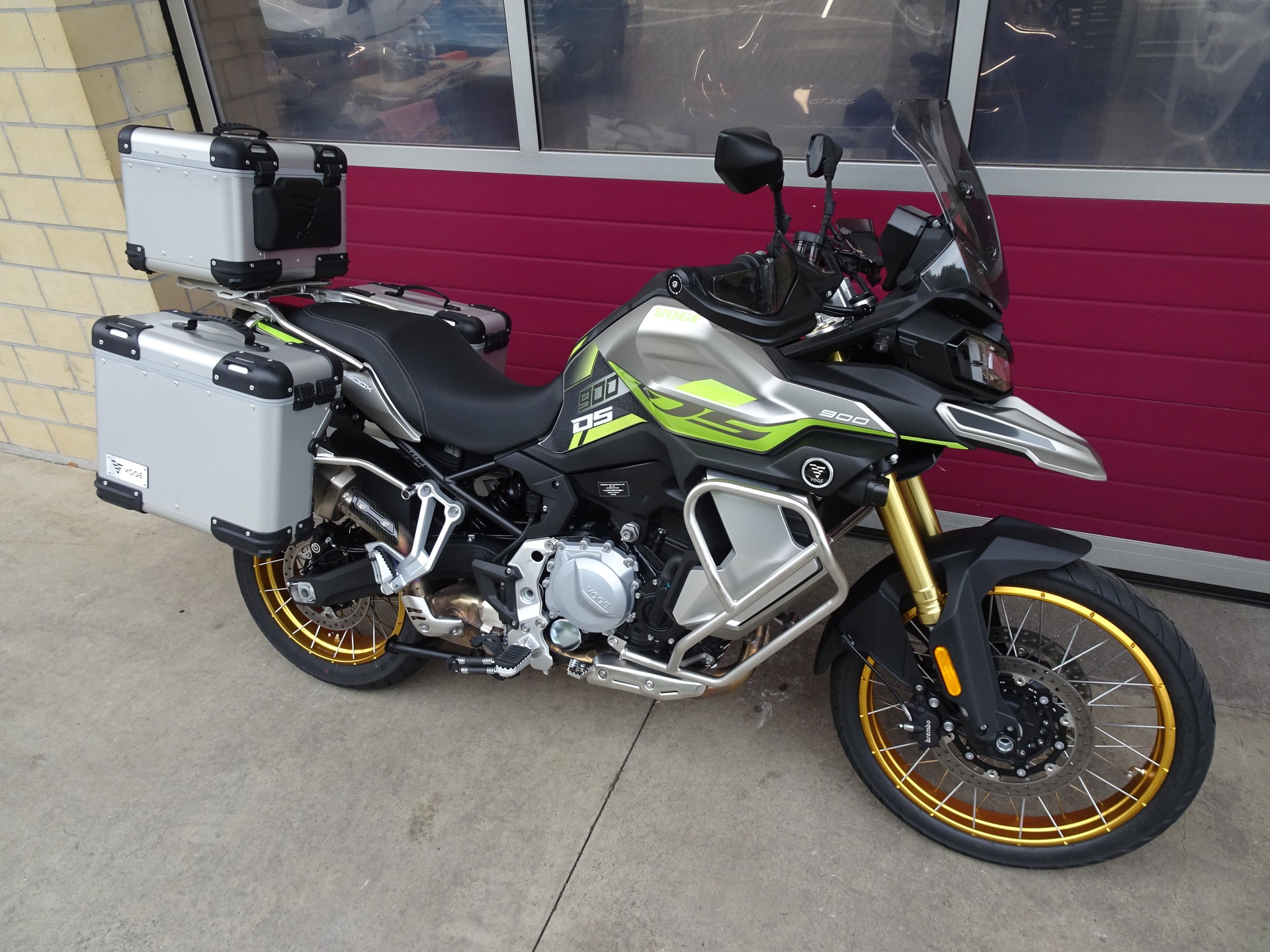 VOGE 900DSX-image-15