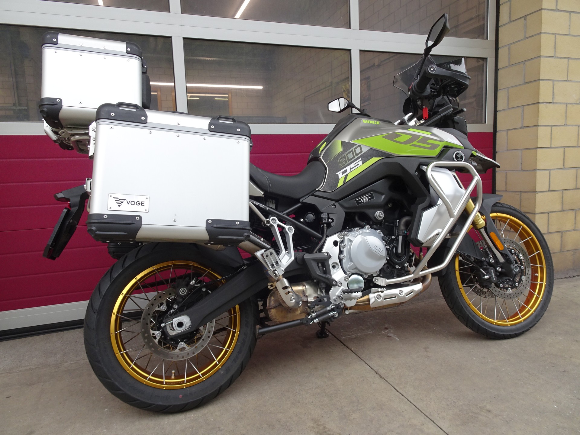 VOGE 900DSX-image-8