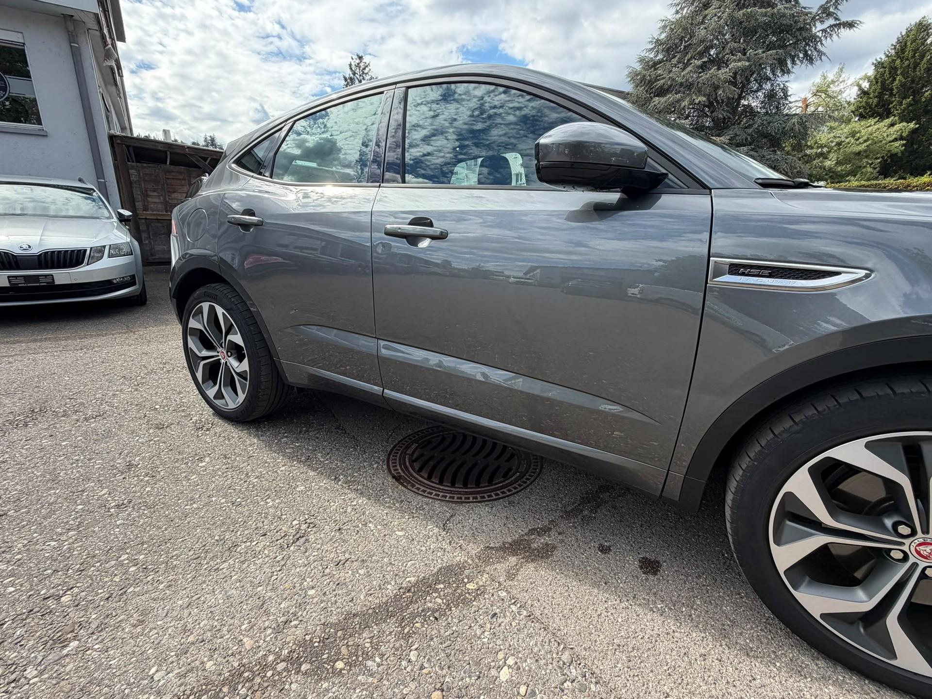 JAGUAR E-Pace 2.0 P300 R-Dynamic HSE AWD Automatik-showroom-element-2