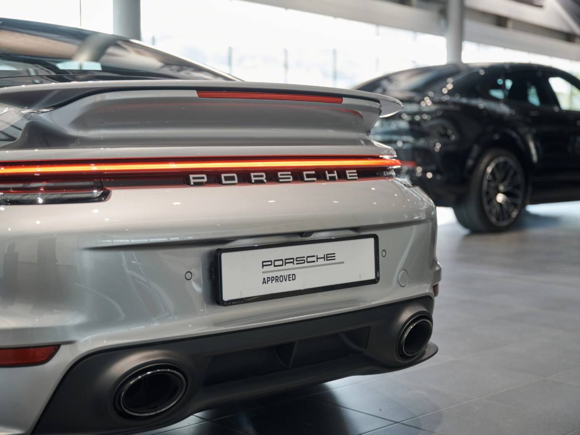 PORSCHE 911 Turbo-image-23